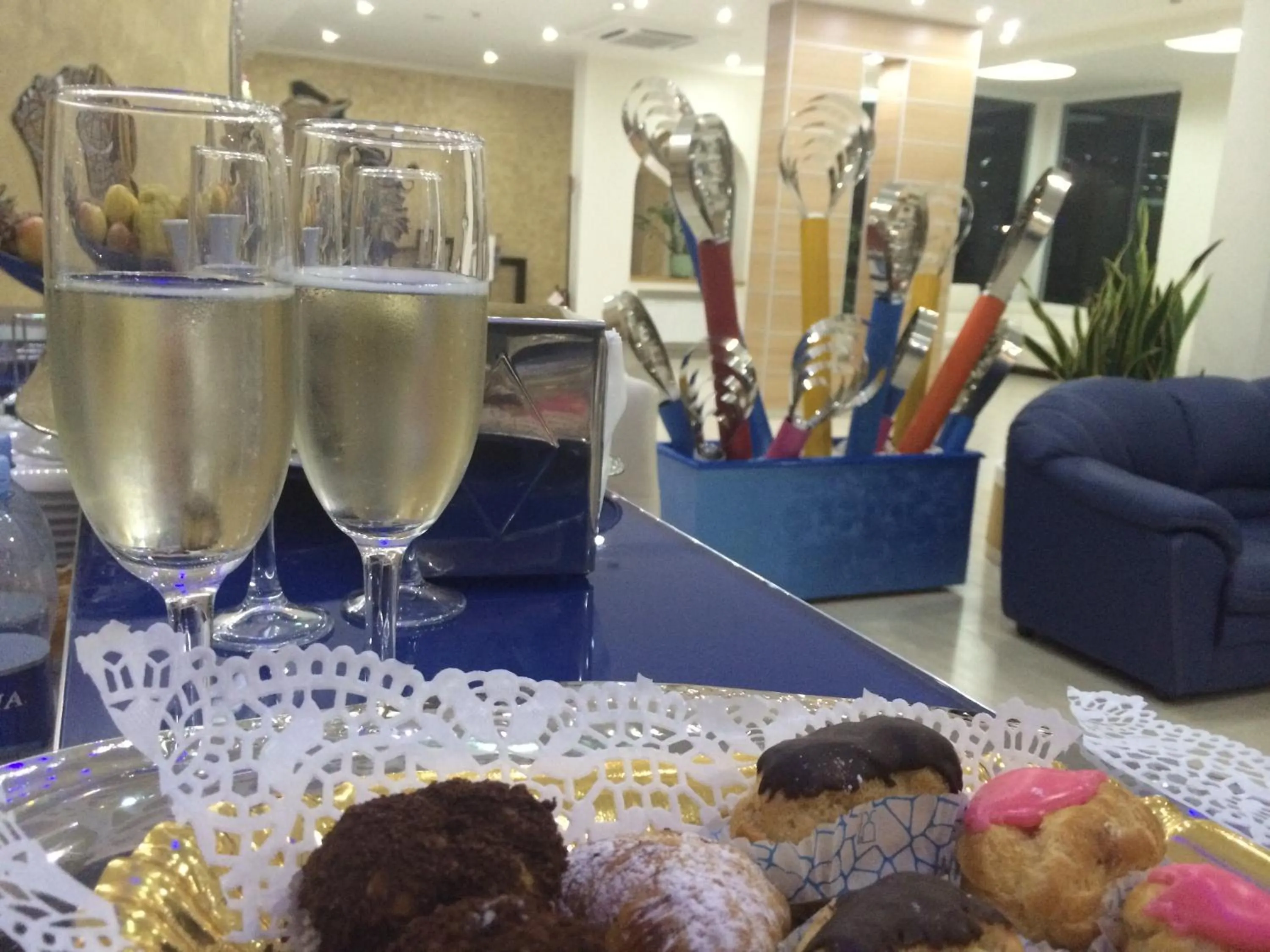 Food in Hotel The Queen