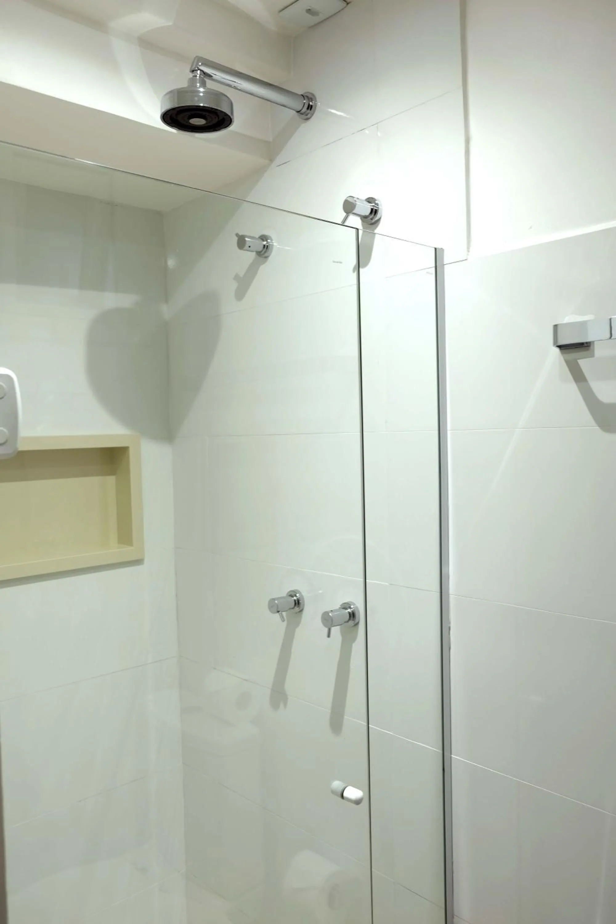 Shower in Apart-Hotel Bella Vida Suítes e Apartamentos