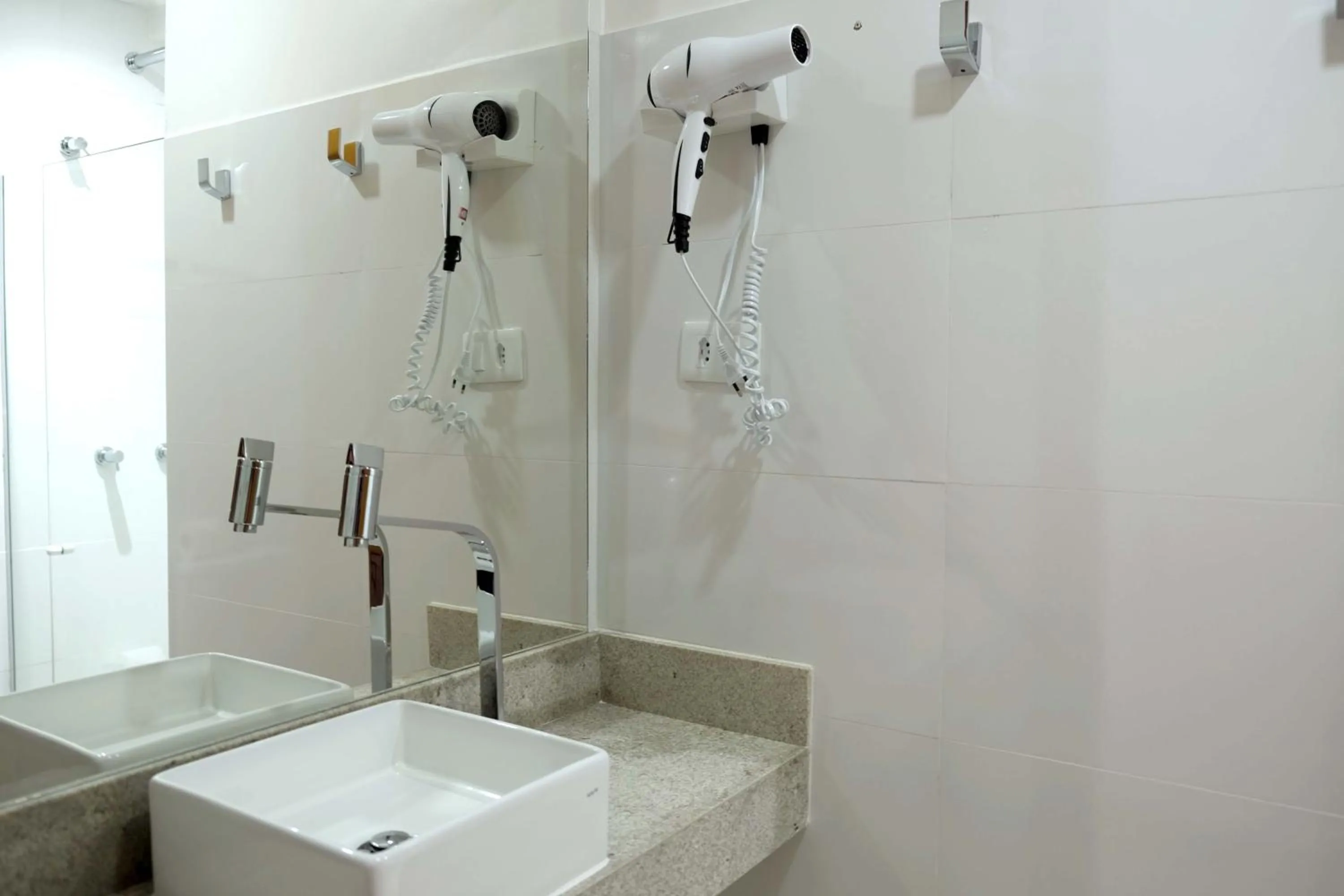 Shower in Apart-Hotel Bella Vida Suítes e Apartamentos