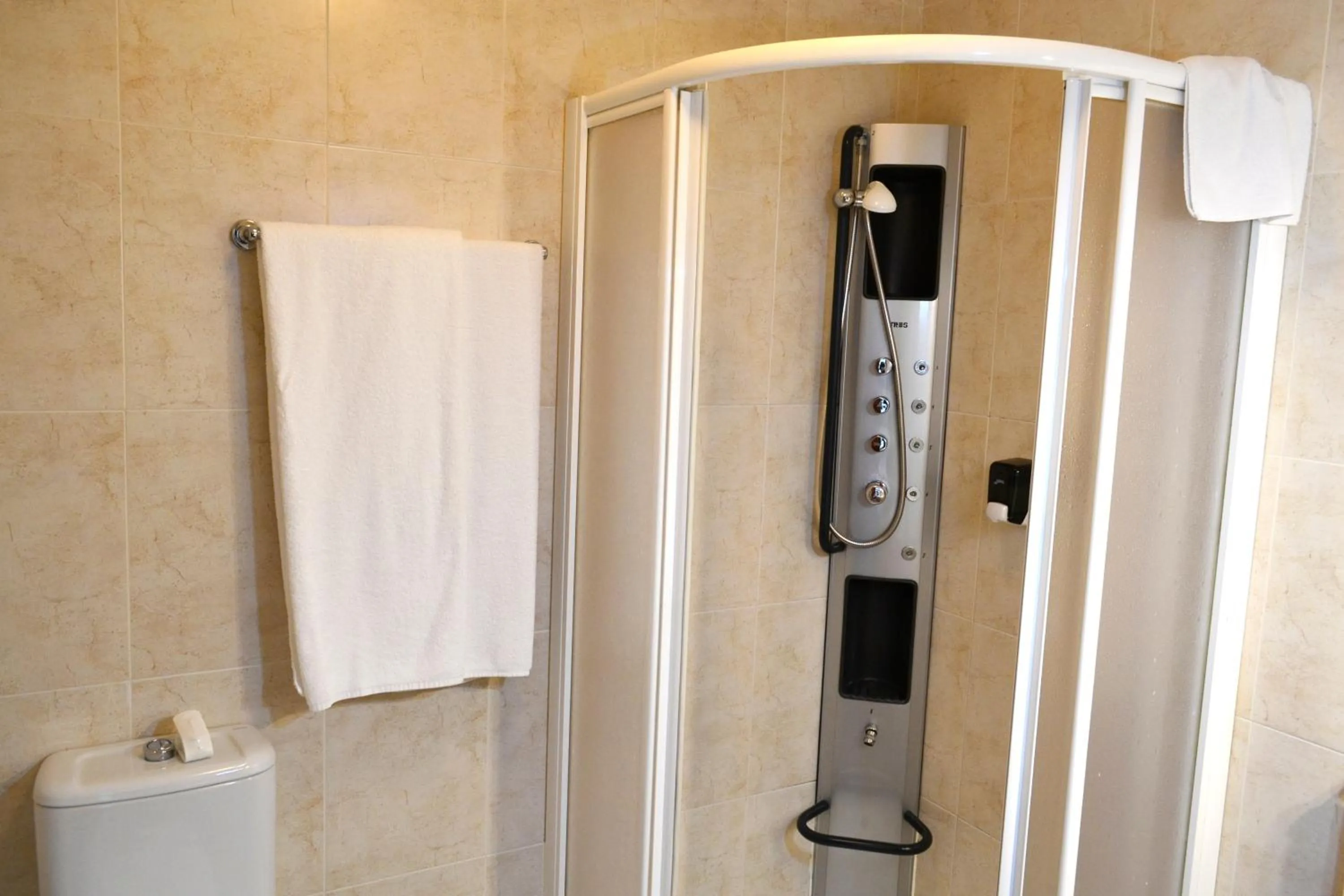 Bathroom in Hotel Alda Santa Cristina