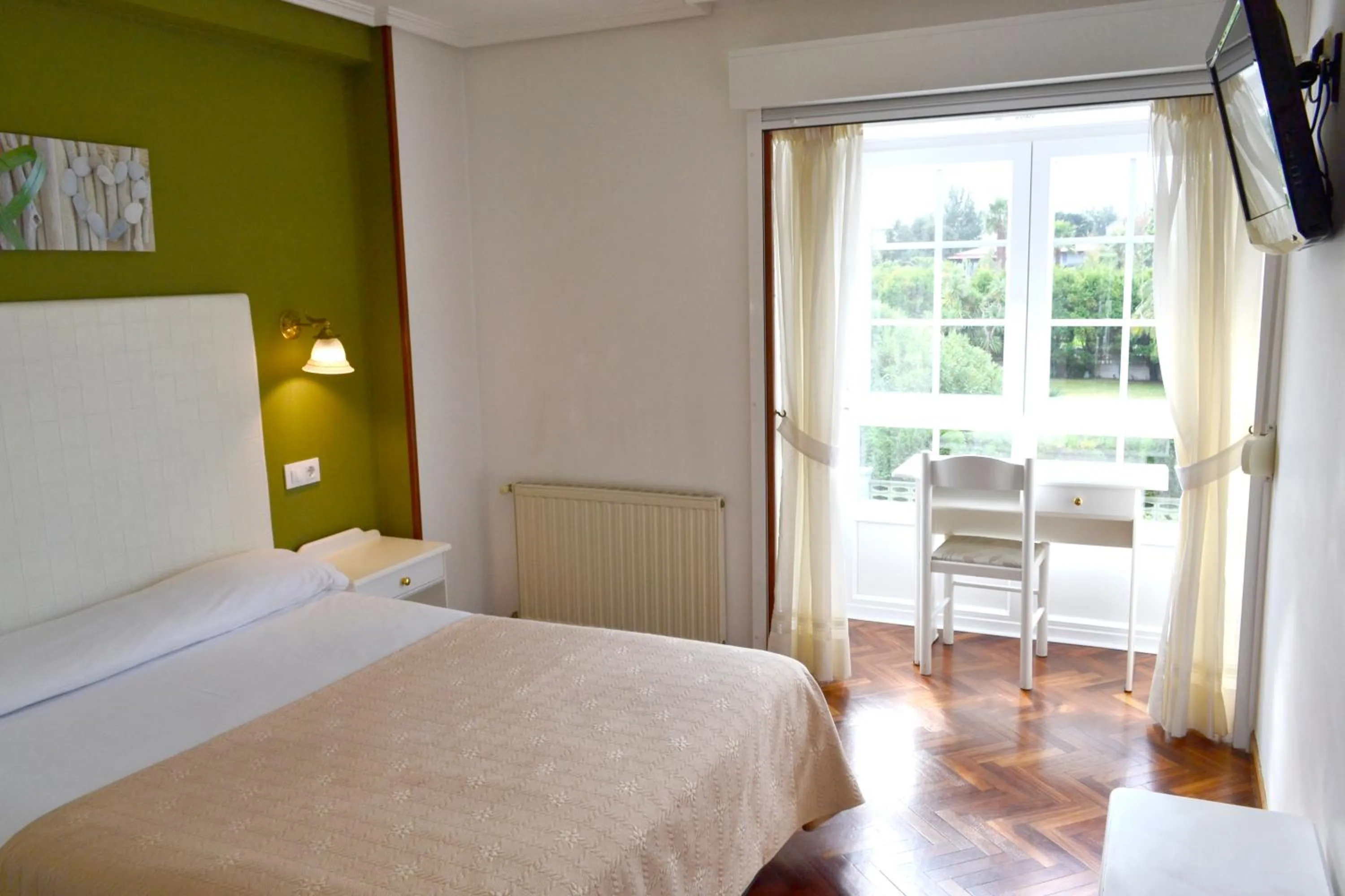 Photo of the whole room, Bed in Hotel Alda Santa Cristina