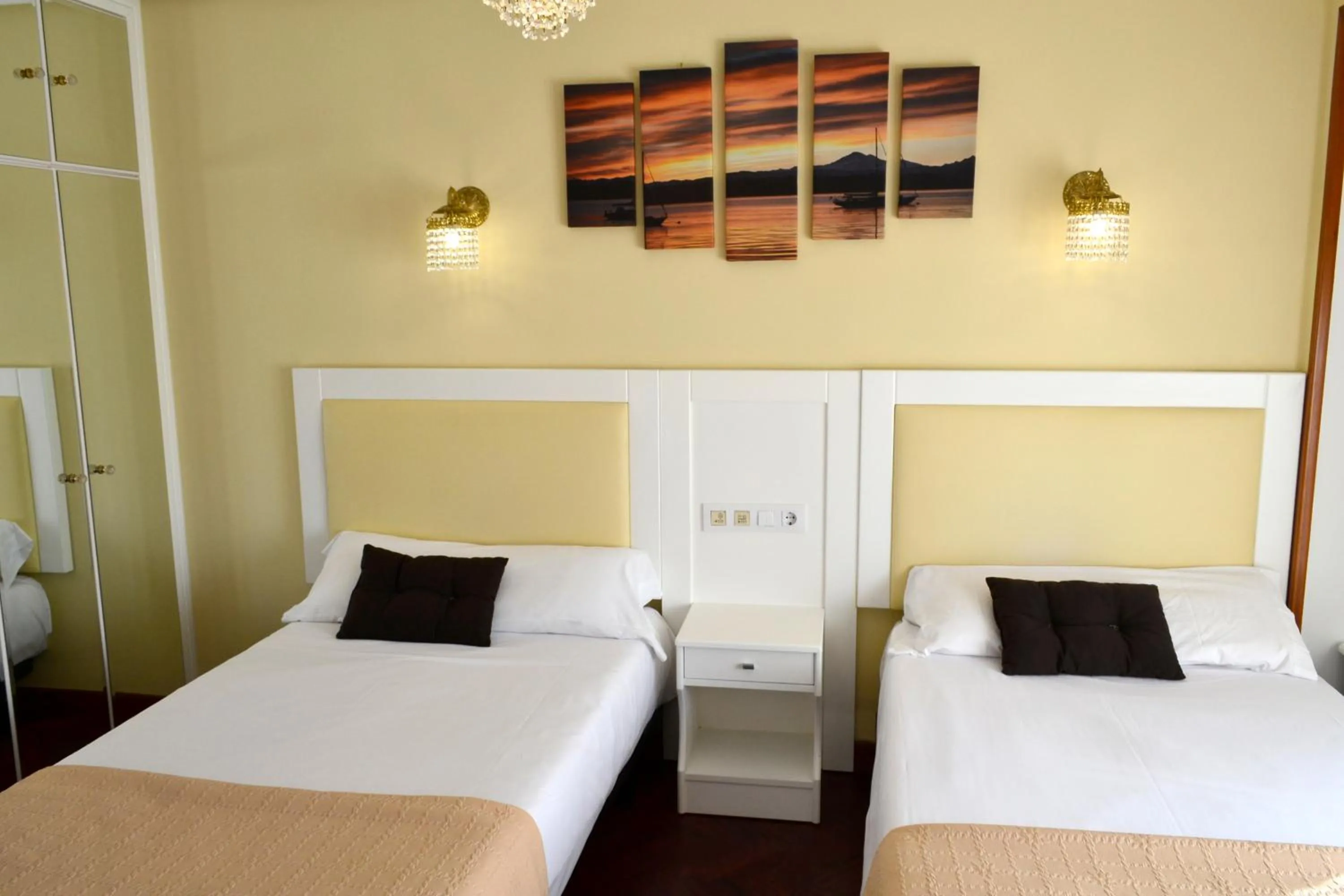 Photo of the whole room, Bed in Hotel Alda Santa Cristina