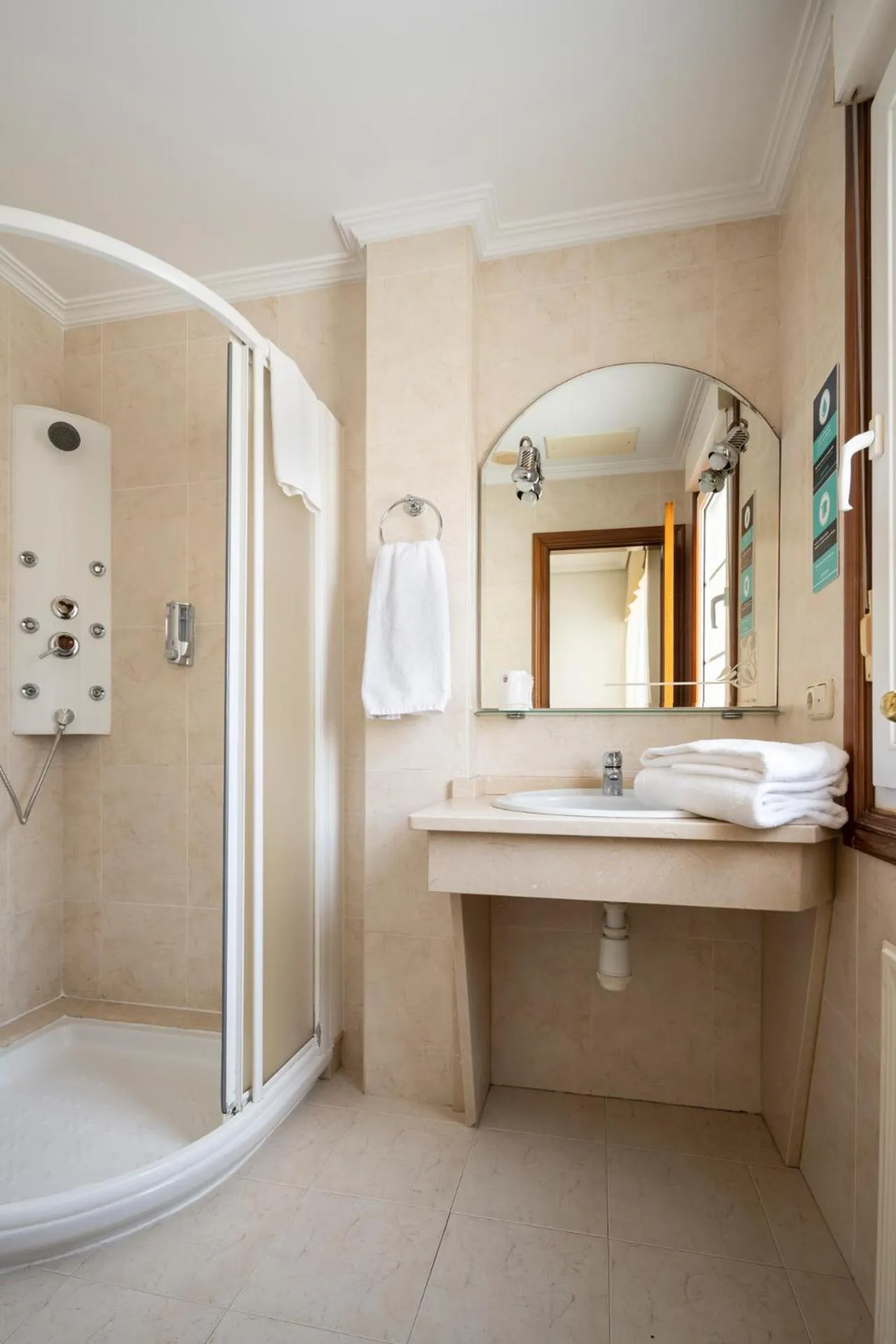 Bathroom in Hotel Alda Santa Cristina