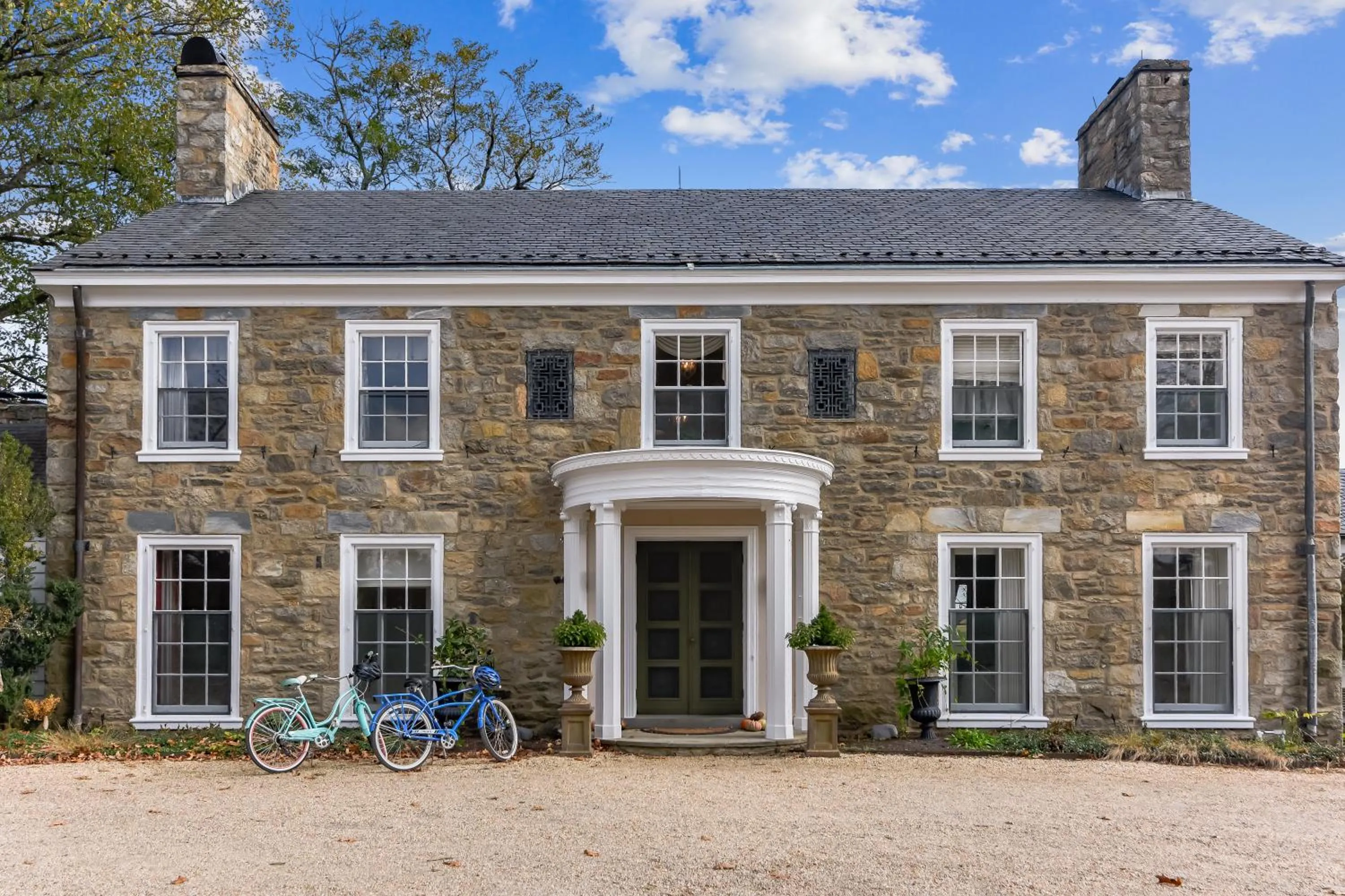 Property building in Goodstone Inn & Restaurant