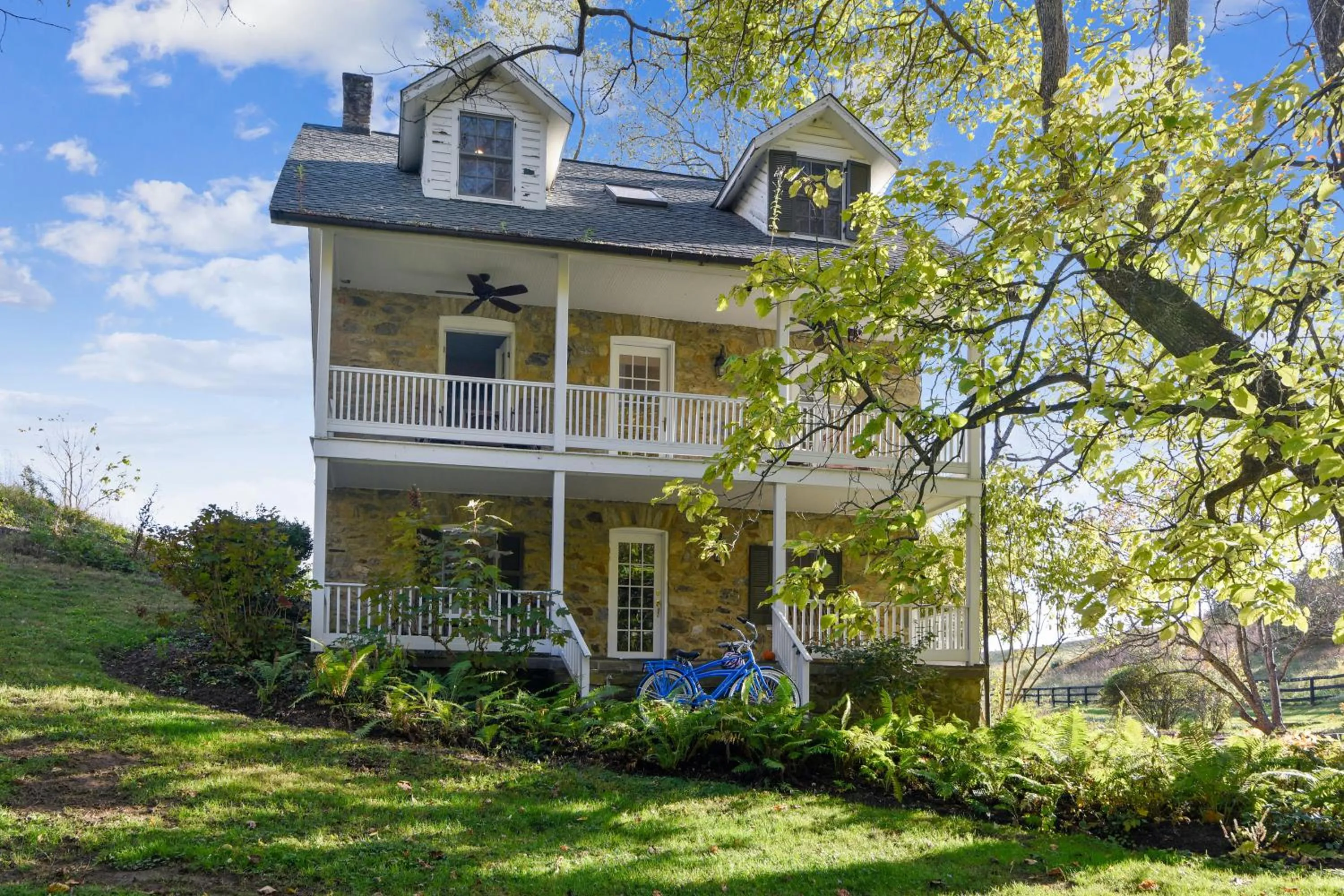 Property building in Goodstone Inn & Restaurant