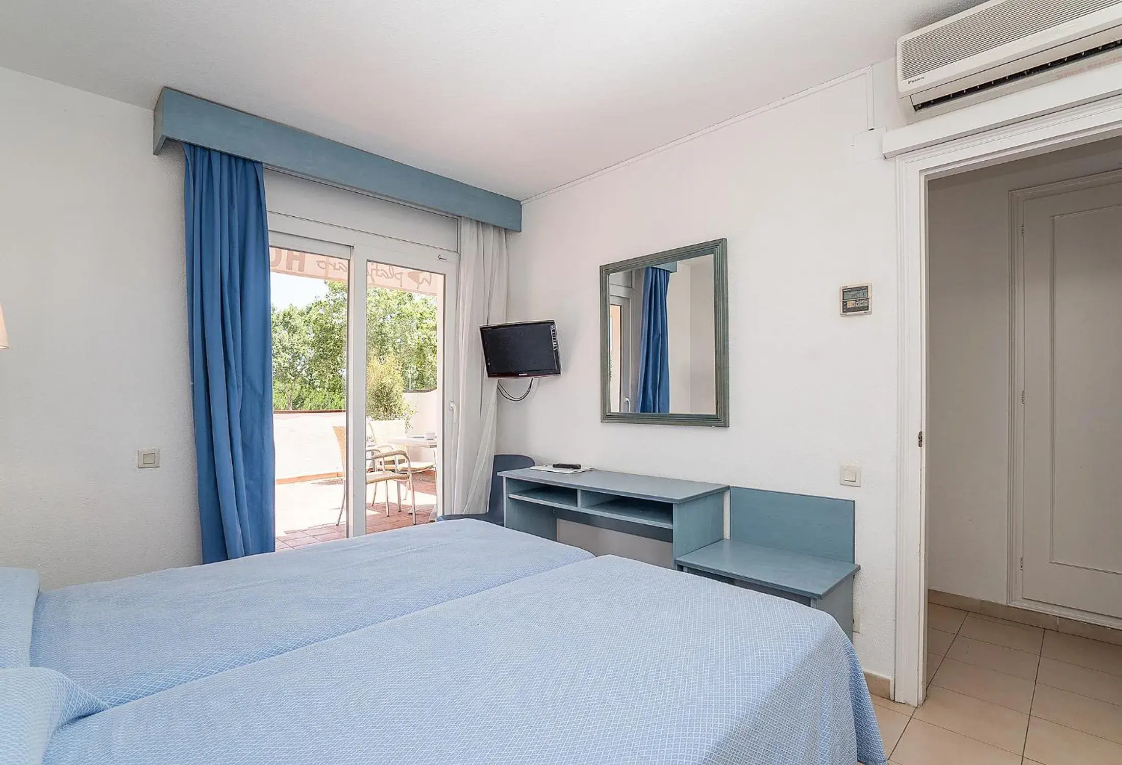 Photo of the whole room in Hotel Platja d'Aro Photo of the whole room in Hotel Platja d'Aro