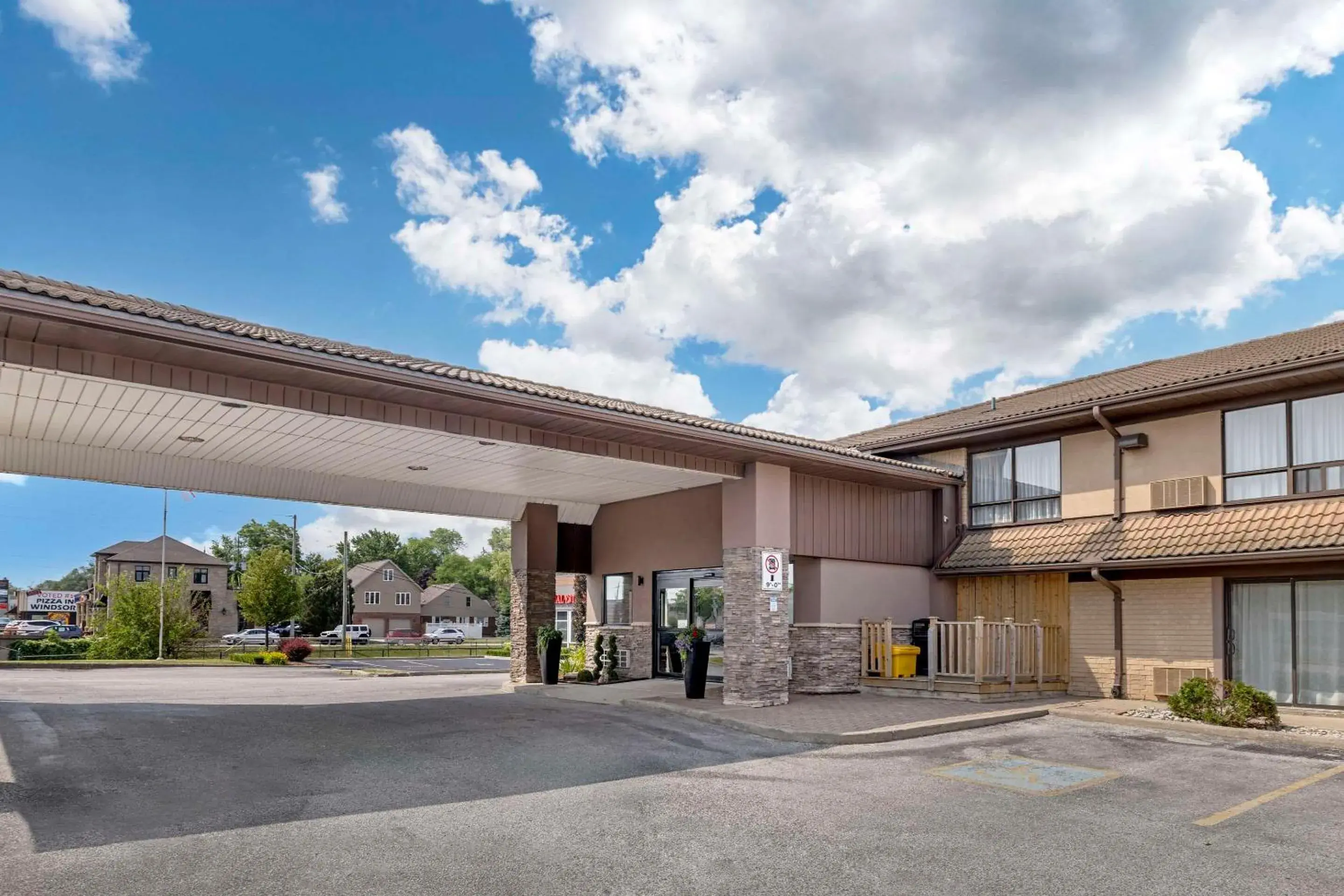 Property building in Comfort Inn Property building in Comfort Inn