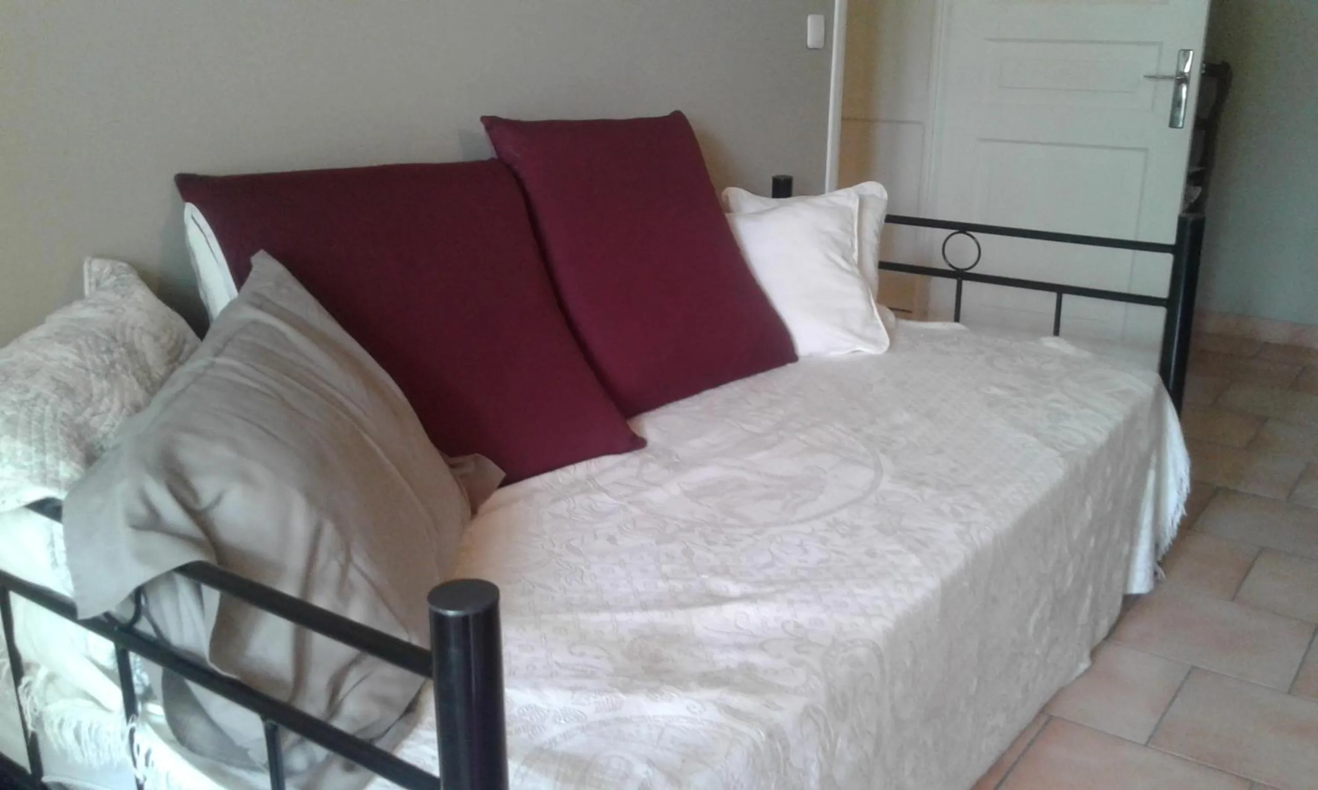 Bed in Michèle et Didier Lin