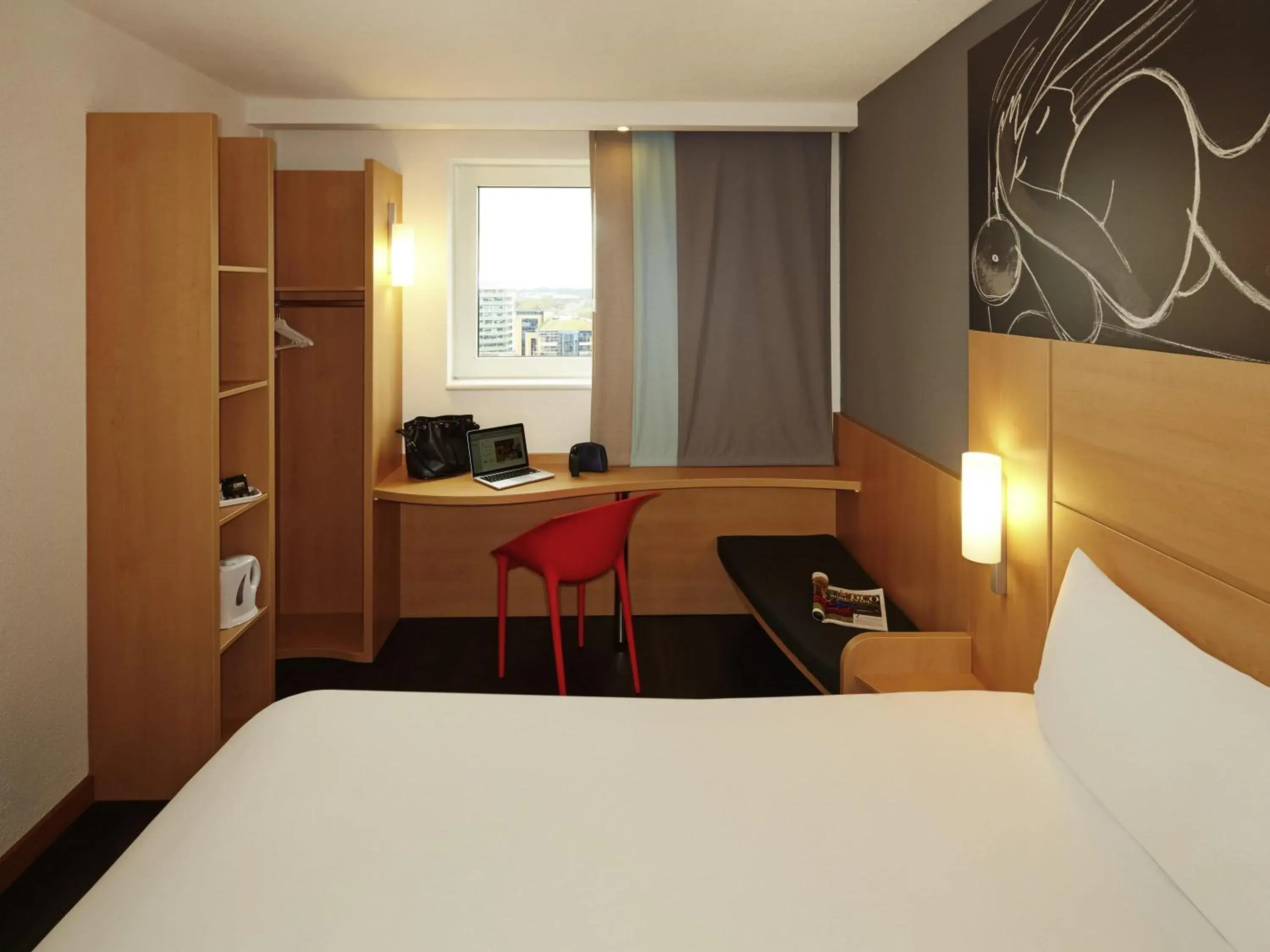 Bedroom, Bed in ibis Reading Centre Bedroom, Bed in ibis Reading Centre