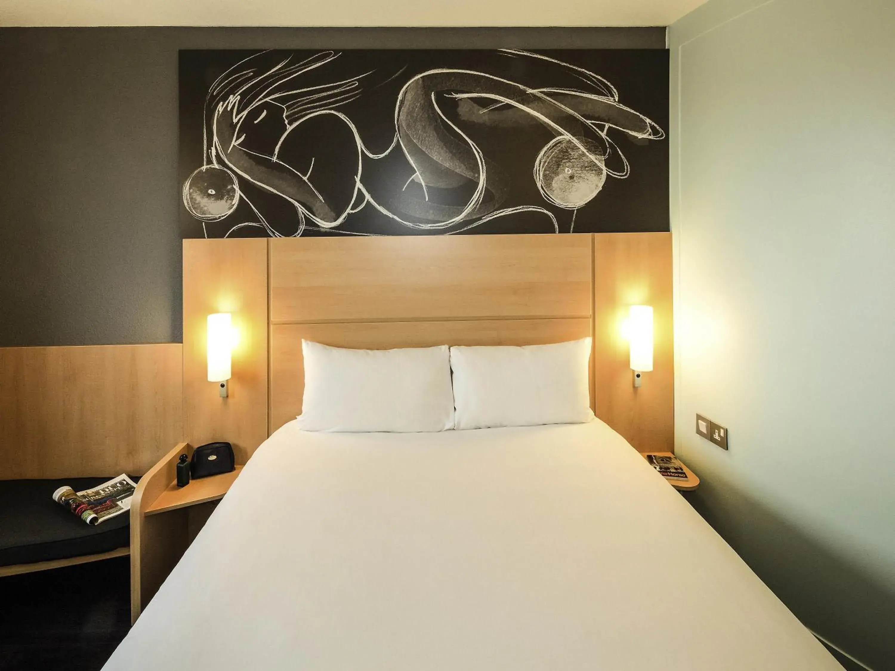 Bedroom, Bed in ibis Reading Centre Bedroom, Bed in ibis Reading Centre