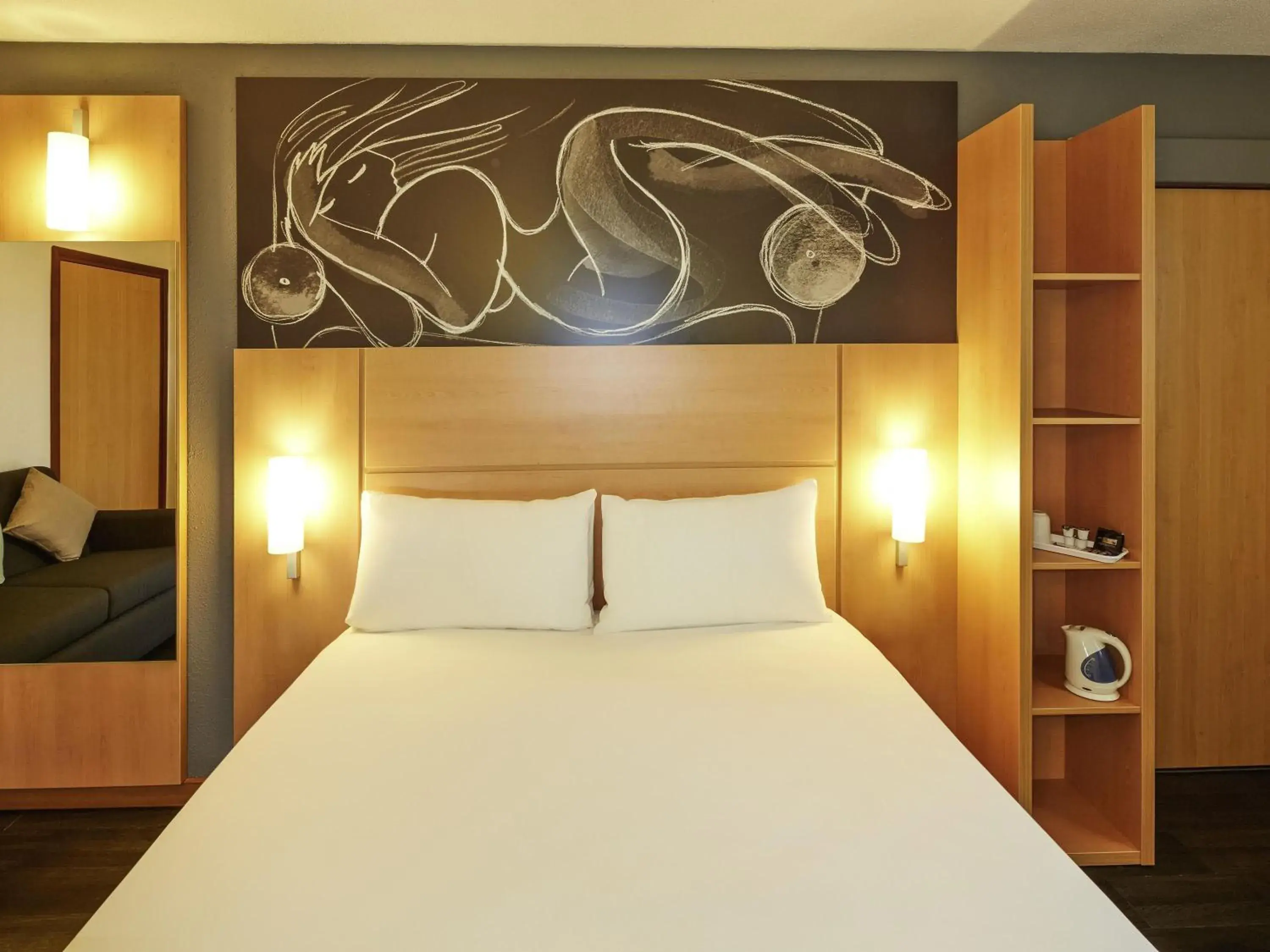 Bedroom, Bed in ibis Reading Centre Bedroom, Bed in ibis Reading Centre