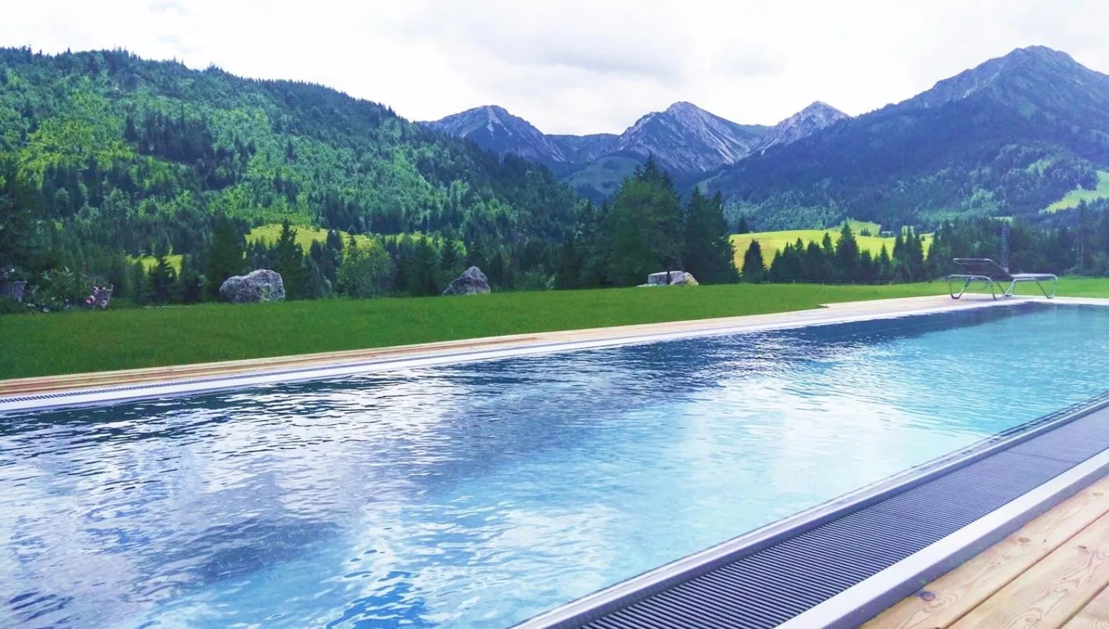 Swimming pool in Ruhehotel & Naturresort Rehbach - Adults only