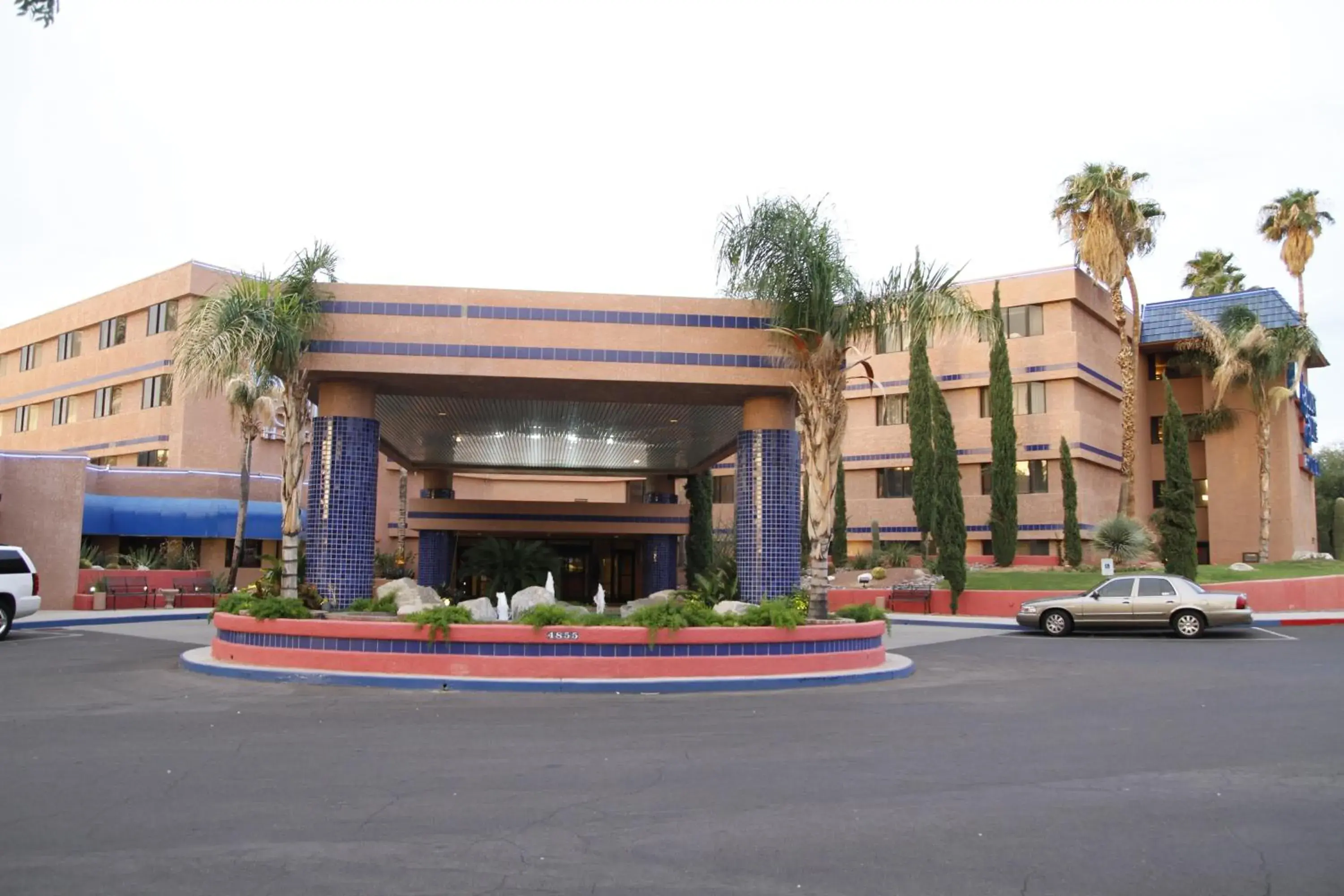 Facade/entrance in Ramada by Wyndham Viscount Suites Tucson East Facade/entrance in Ramada by Wyndham Viscount Suites Tucson East
