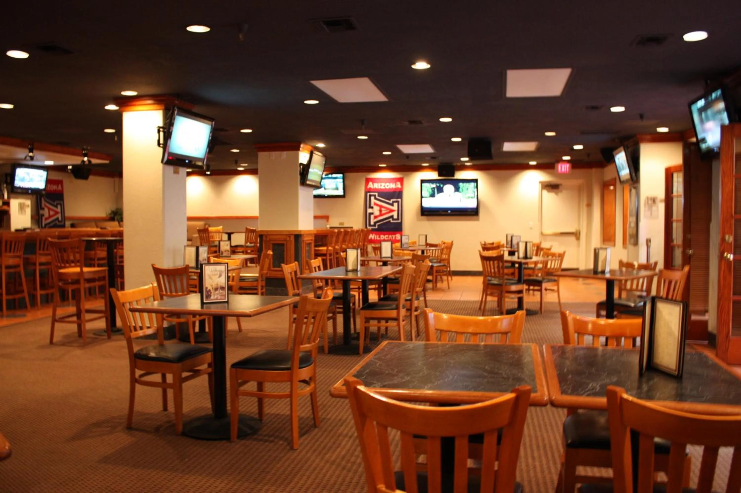 Restaurant/places to eat in Ramada by Wyndham Viscount Suites Tucson East