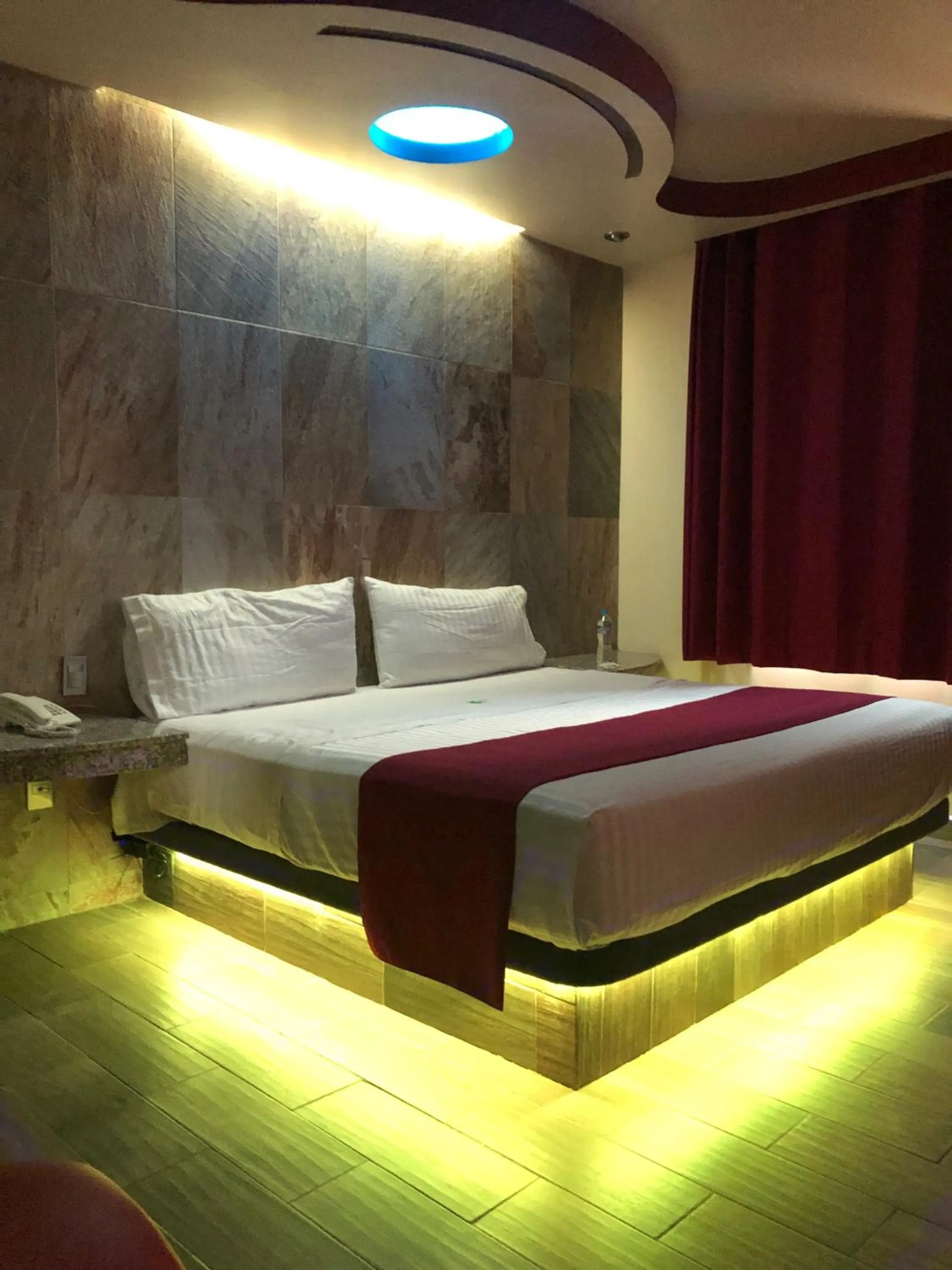 Bed in Hotel Jard Inn Adult Only