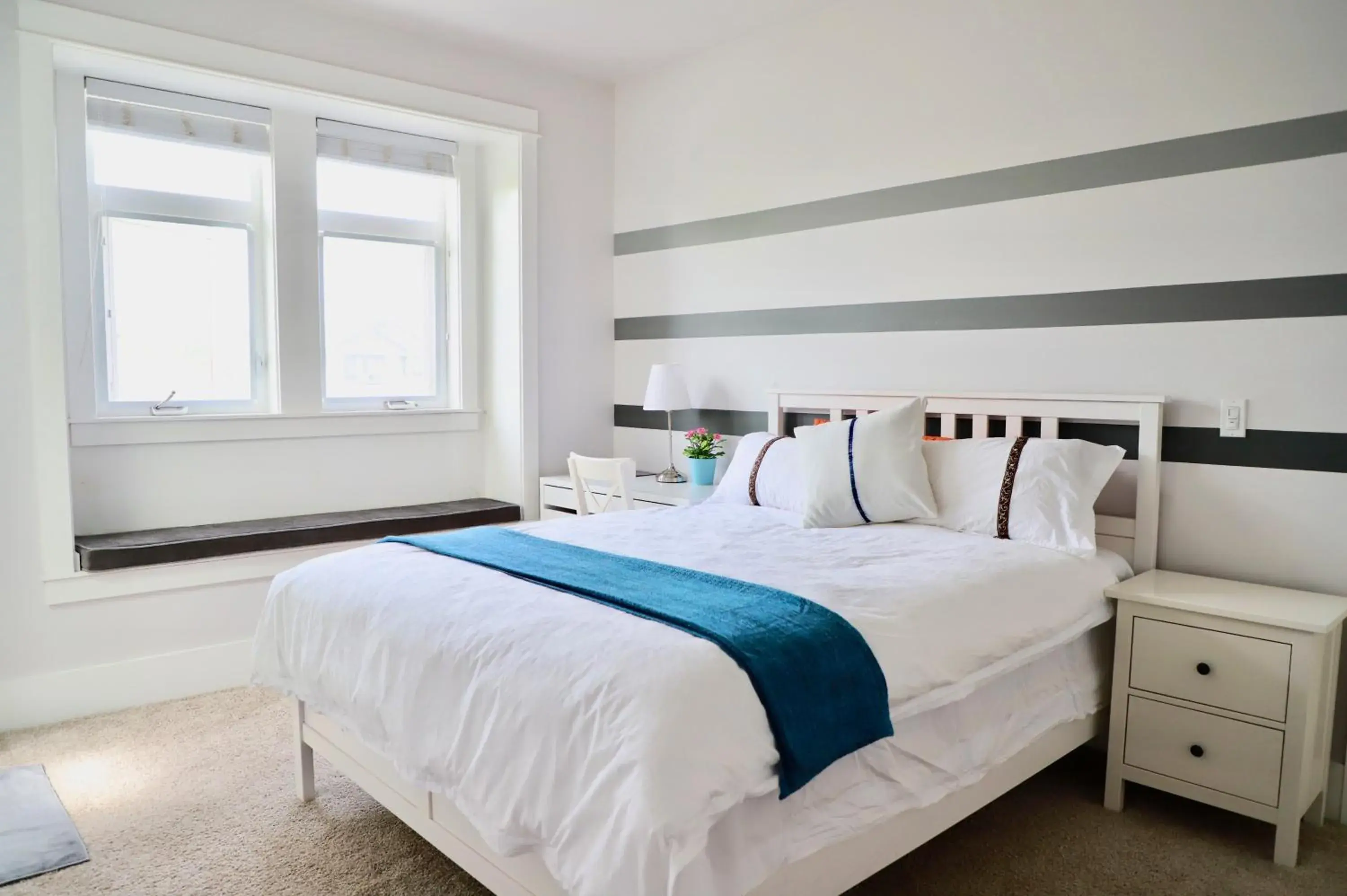 Bed in Vancouver West Cozy Retreat by Host Launch Bed in Vancouver West Cozy Retreat by Host Launch