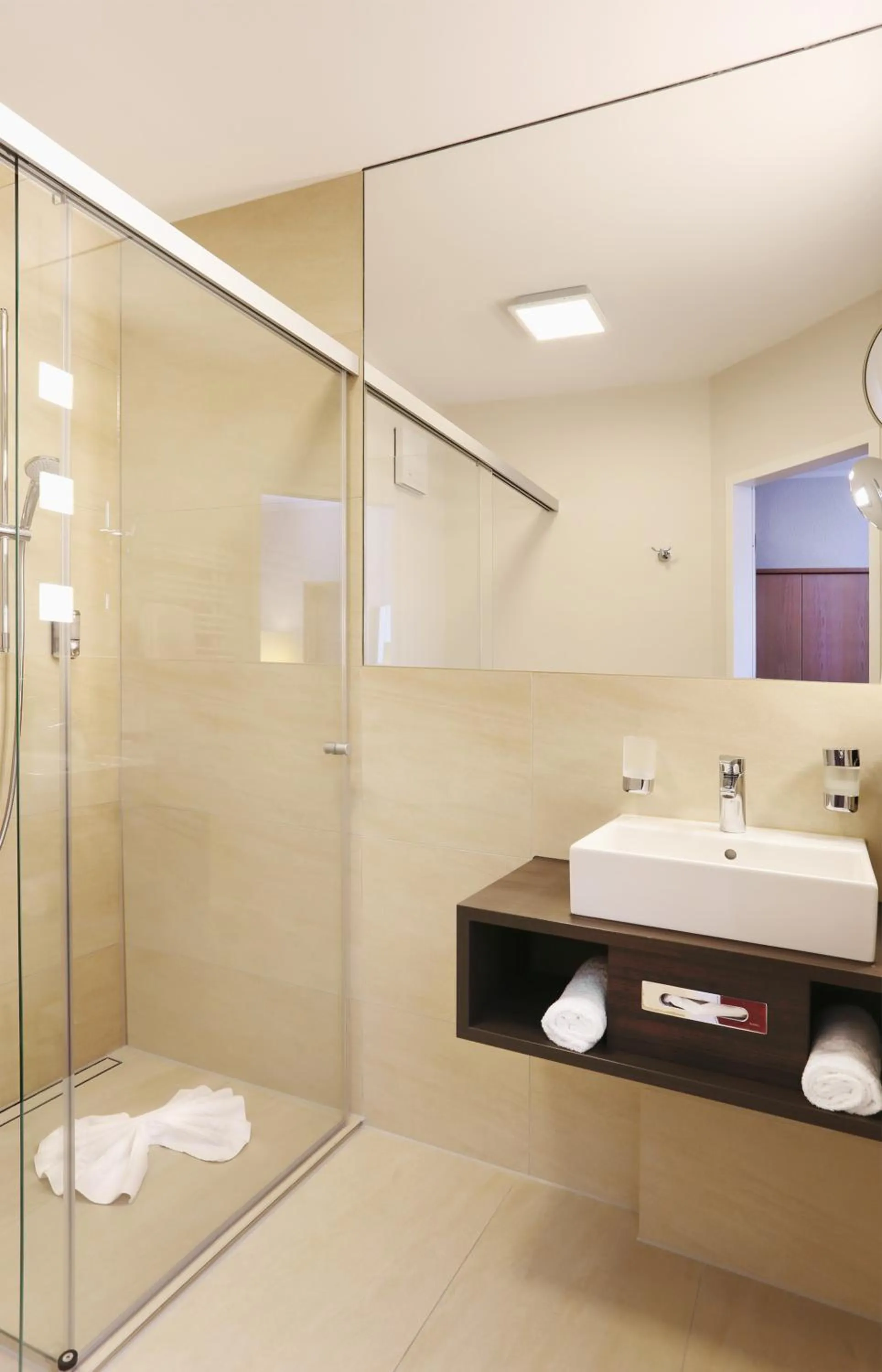 Photo of the whole room in See Park Janssen