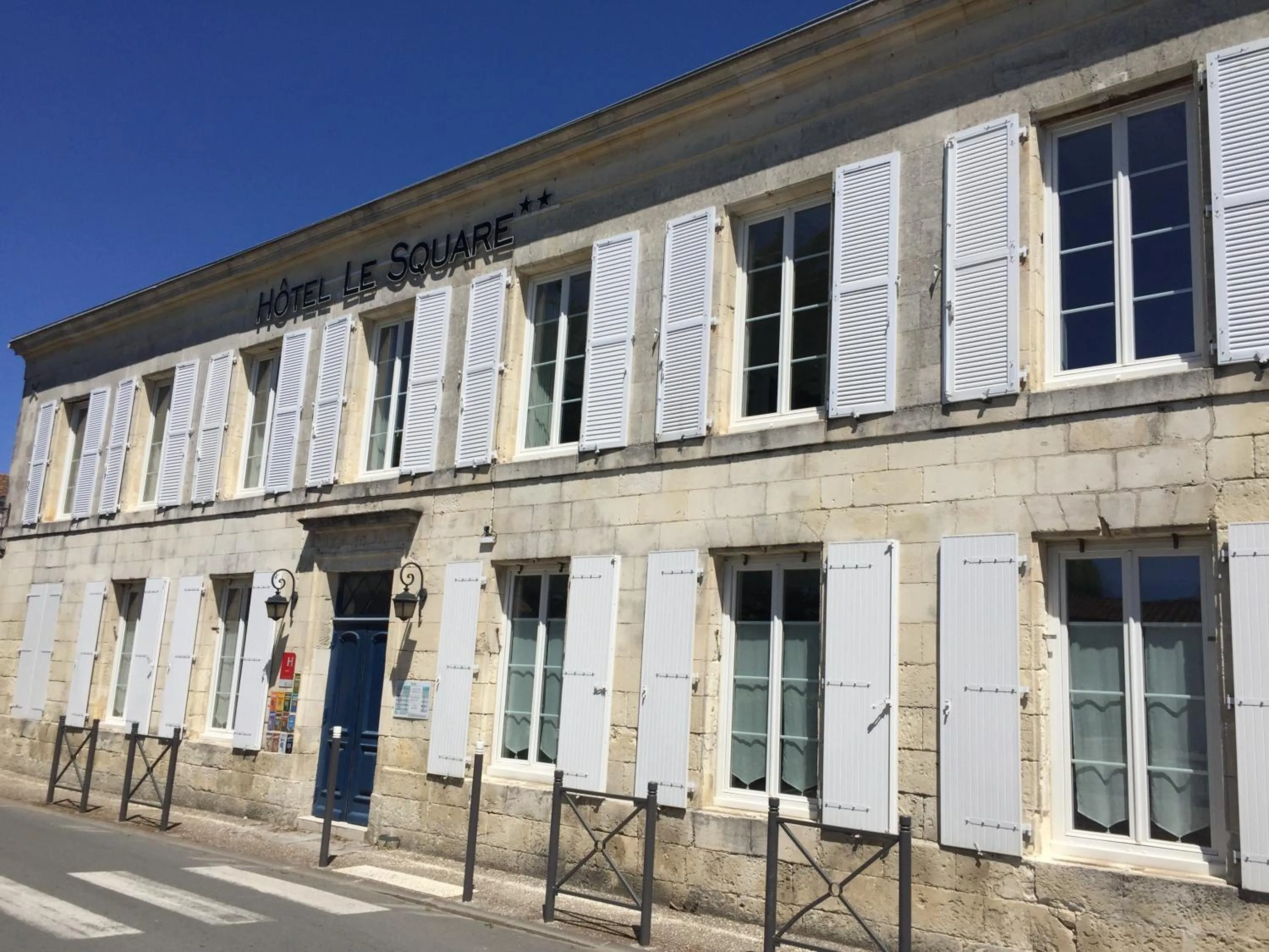 Facade/entrance in Hôtel Le Square