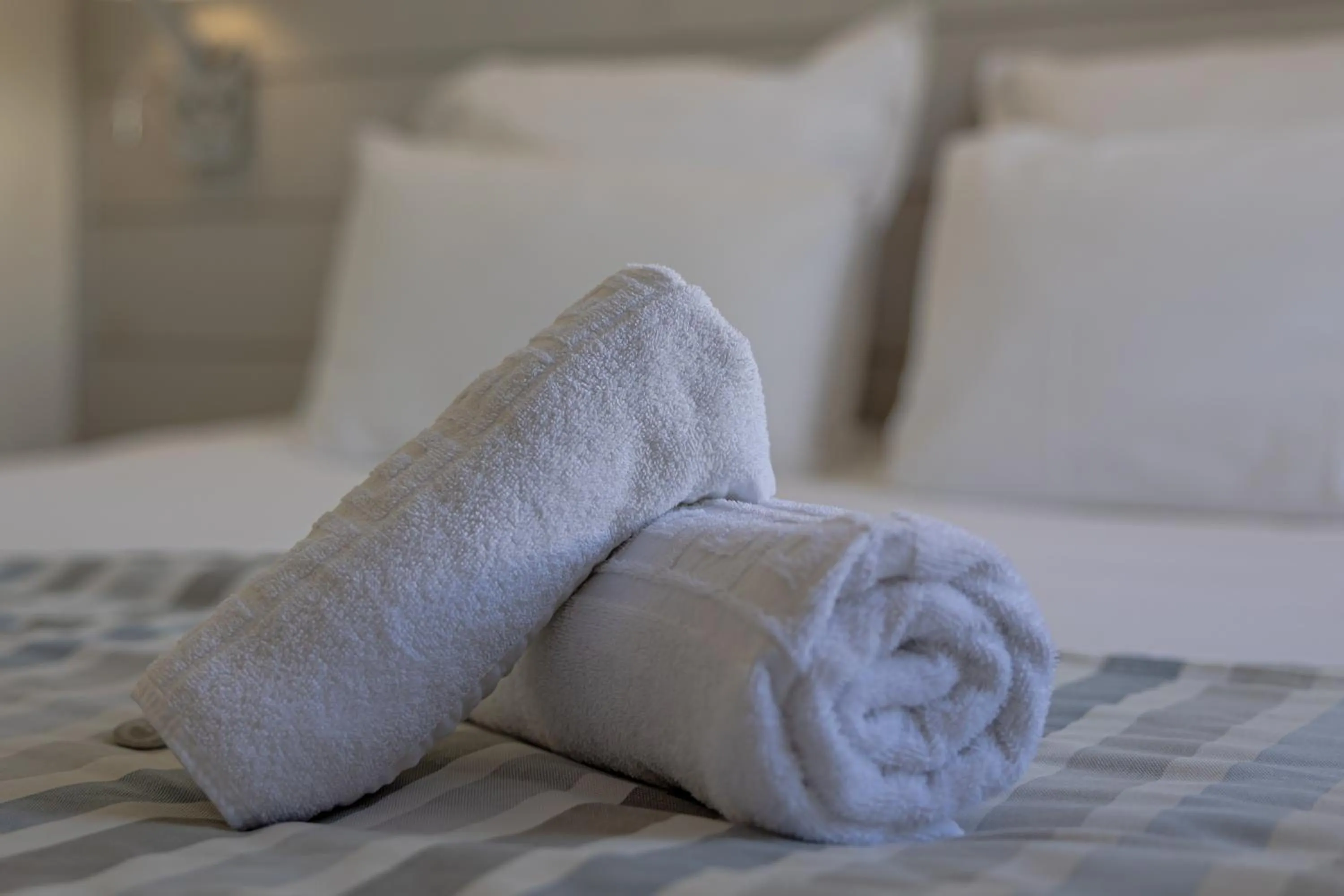 towels, Bed in Hôtel Le Square