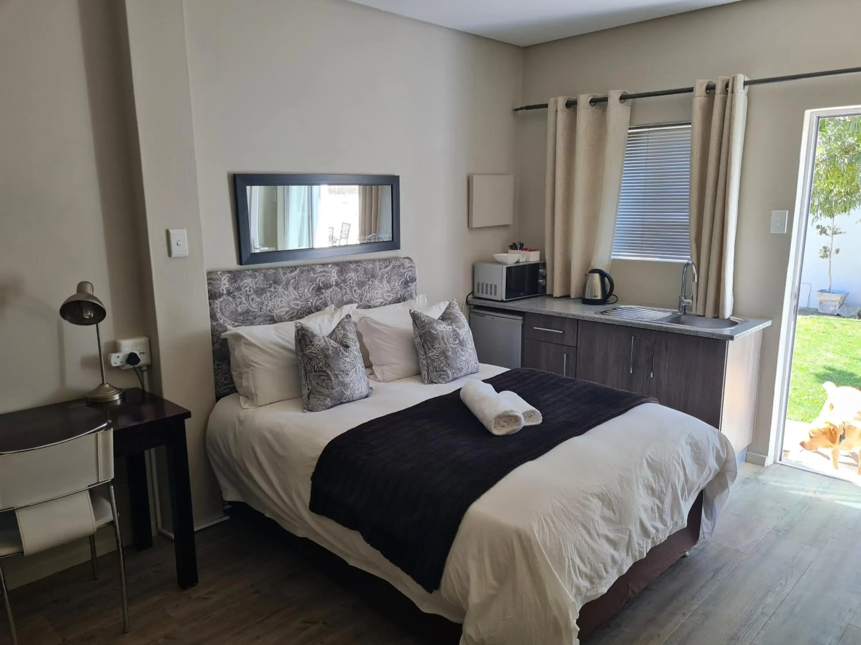 Deluxe Double Room - single occupancy in Urban Manor Deluxe Double Room - single occupancy in Urban Manor