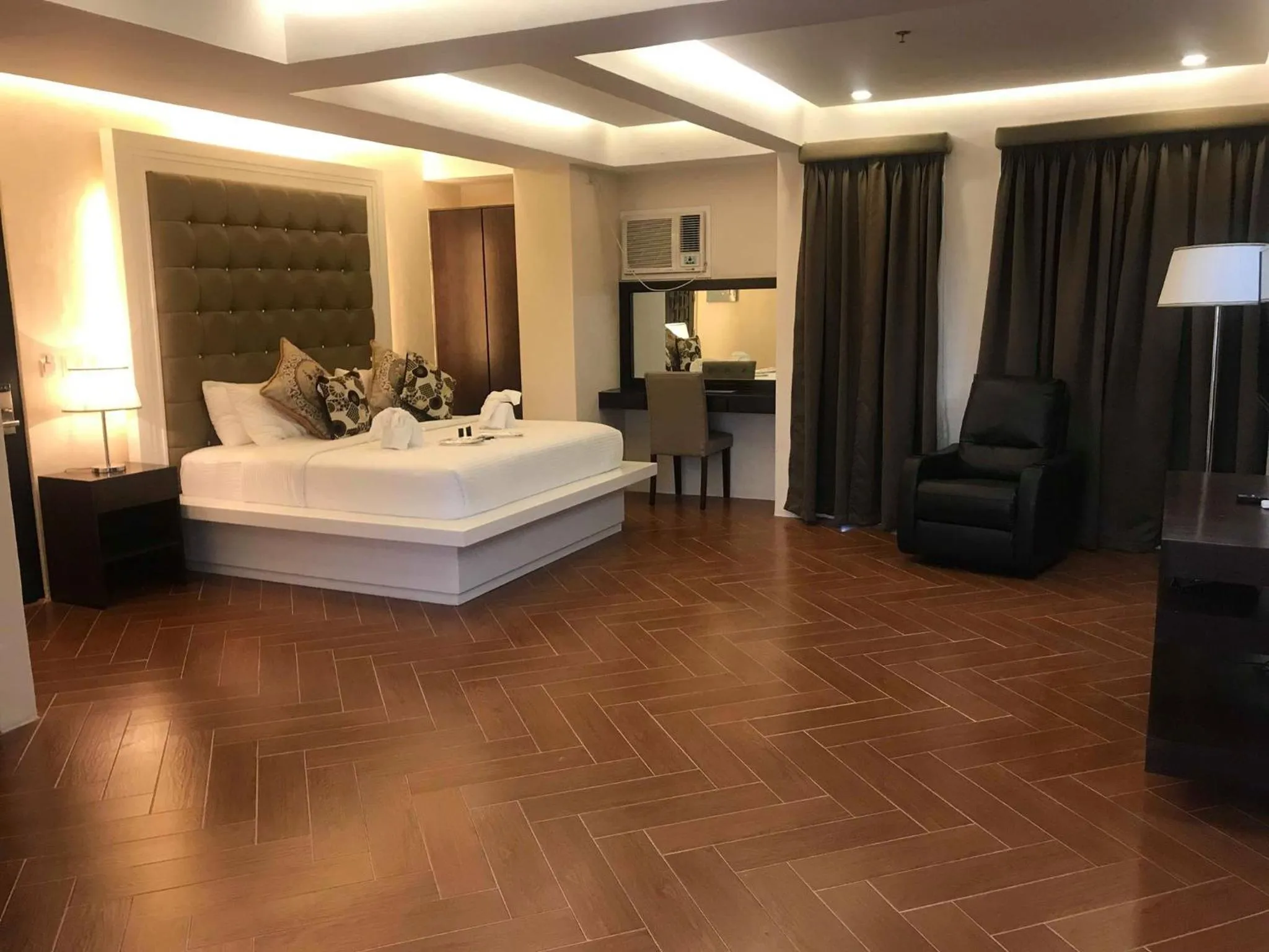 Bed in Treasure Island Hotel With Mini Water Adventure