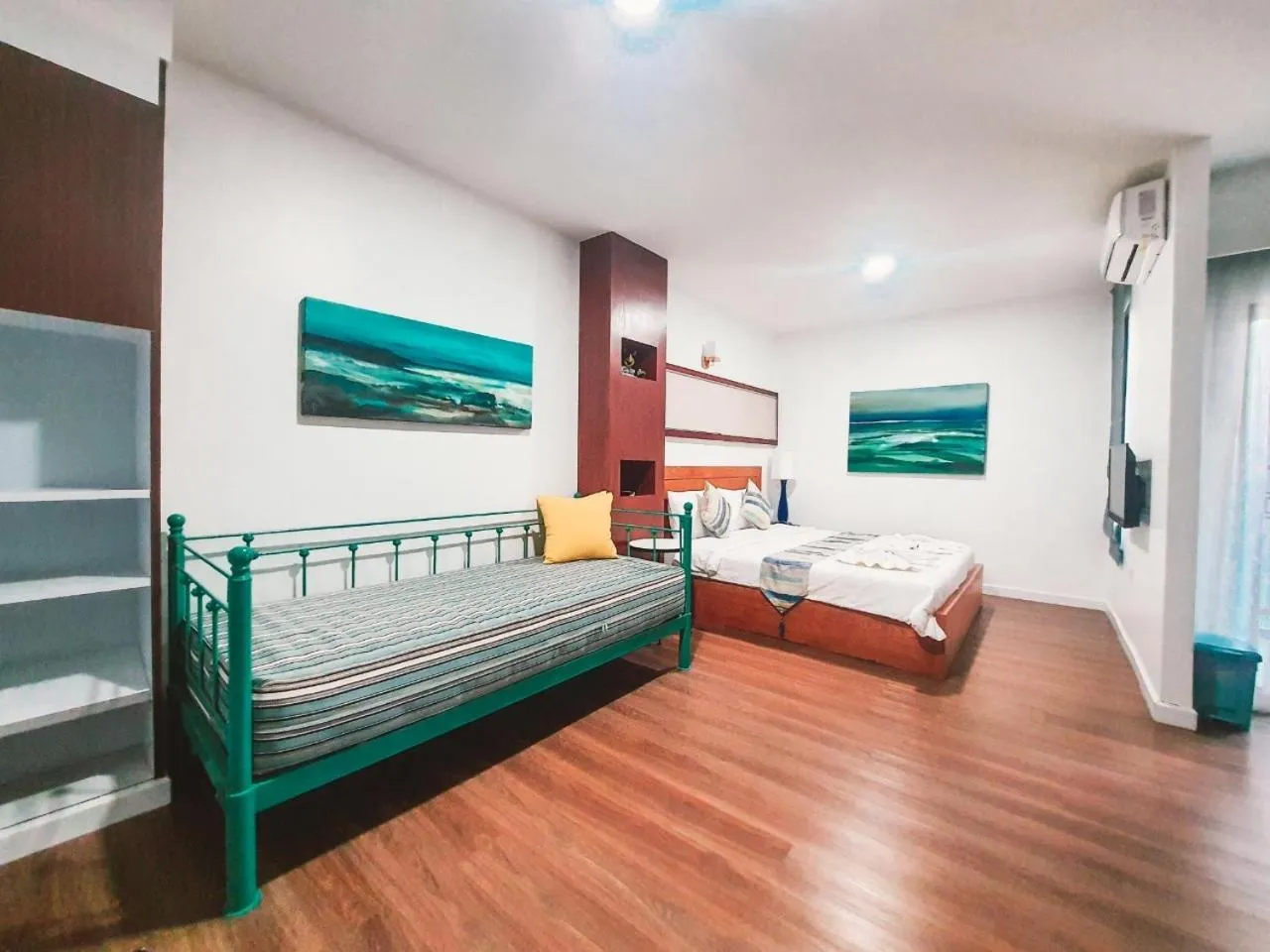 TV and multimedia, Bed in Pony TopView