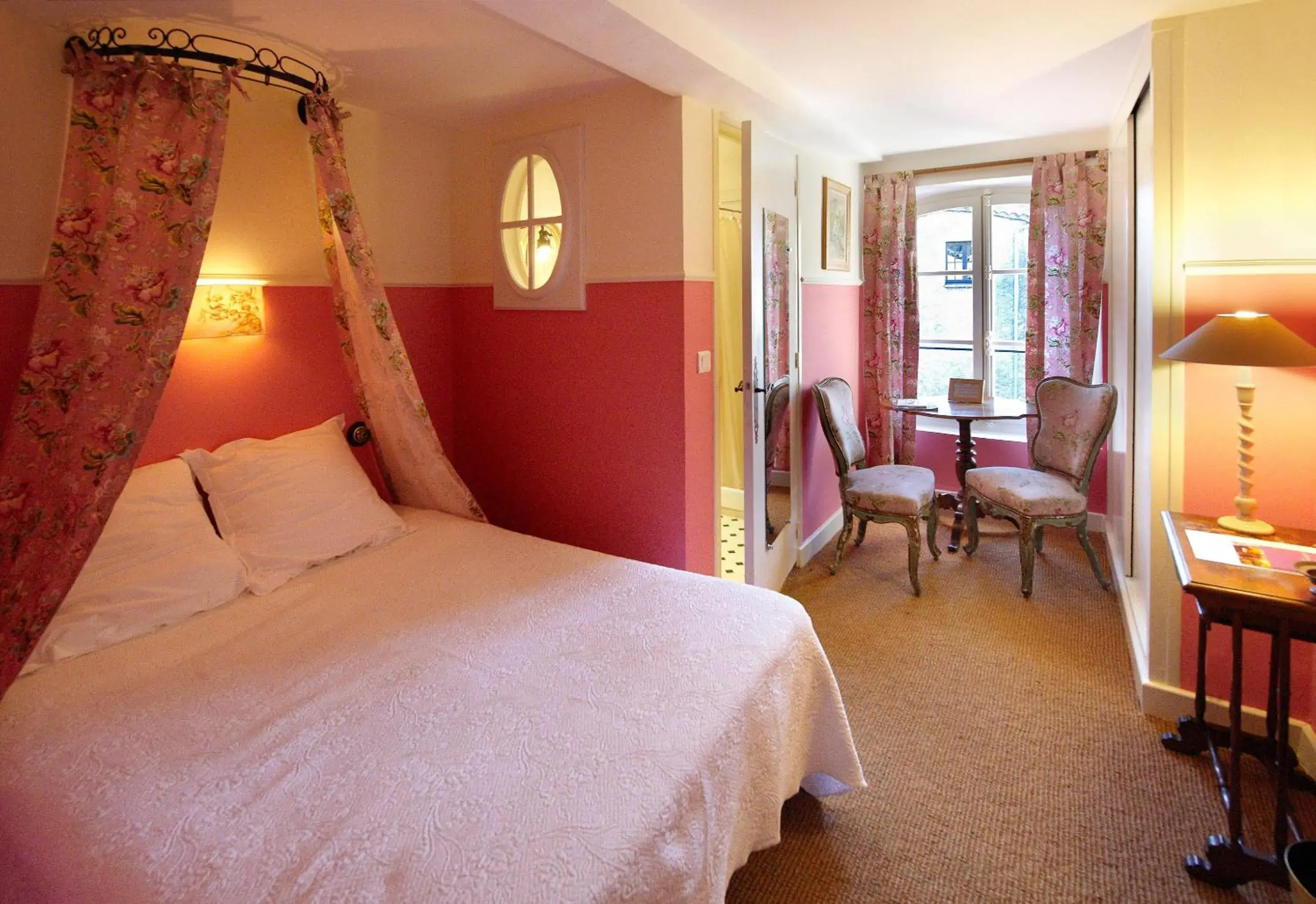 Comfort Double Room in Hotel Restaurant des Deux Rocs Comfort Double Room in Hotel Restaurant des Deux Rocs
