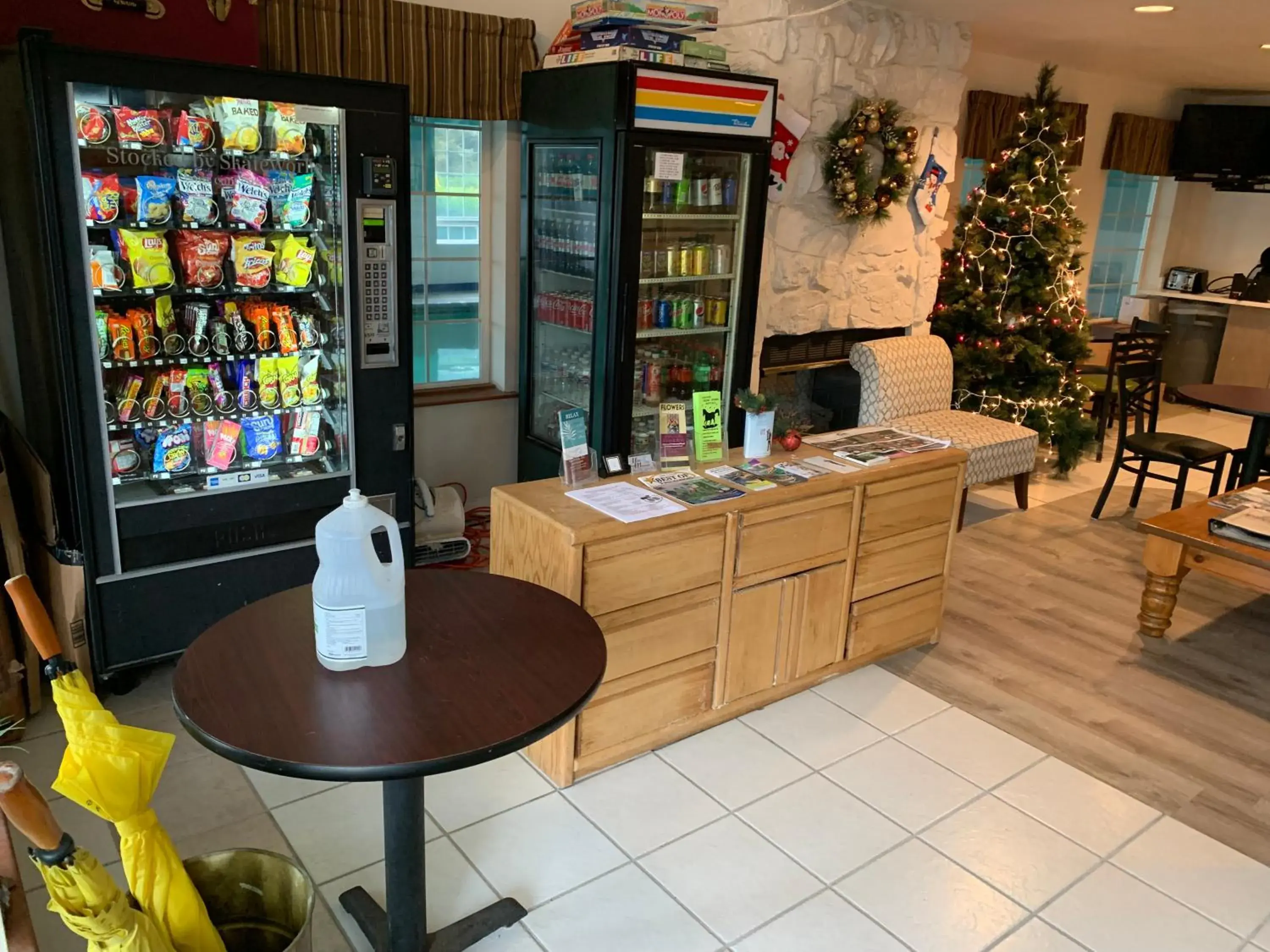 Lobby or reception in Days Inn by Wyndham Ocean Shores Lobby or reception in Days Inn by Wyndham Ocean Shores