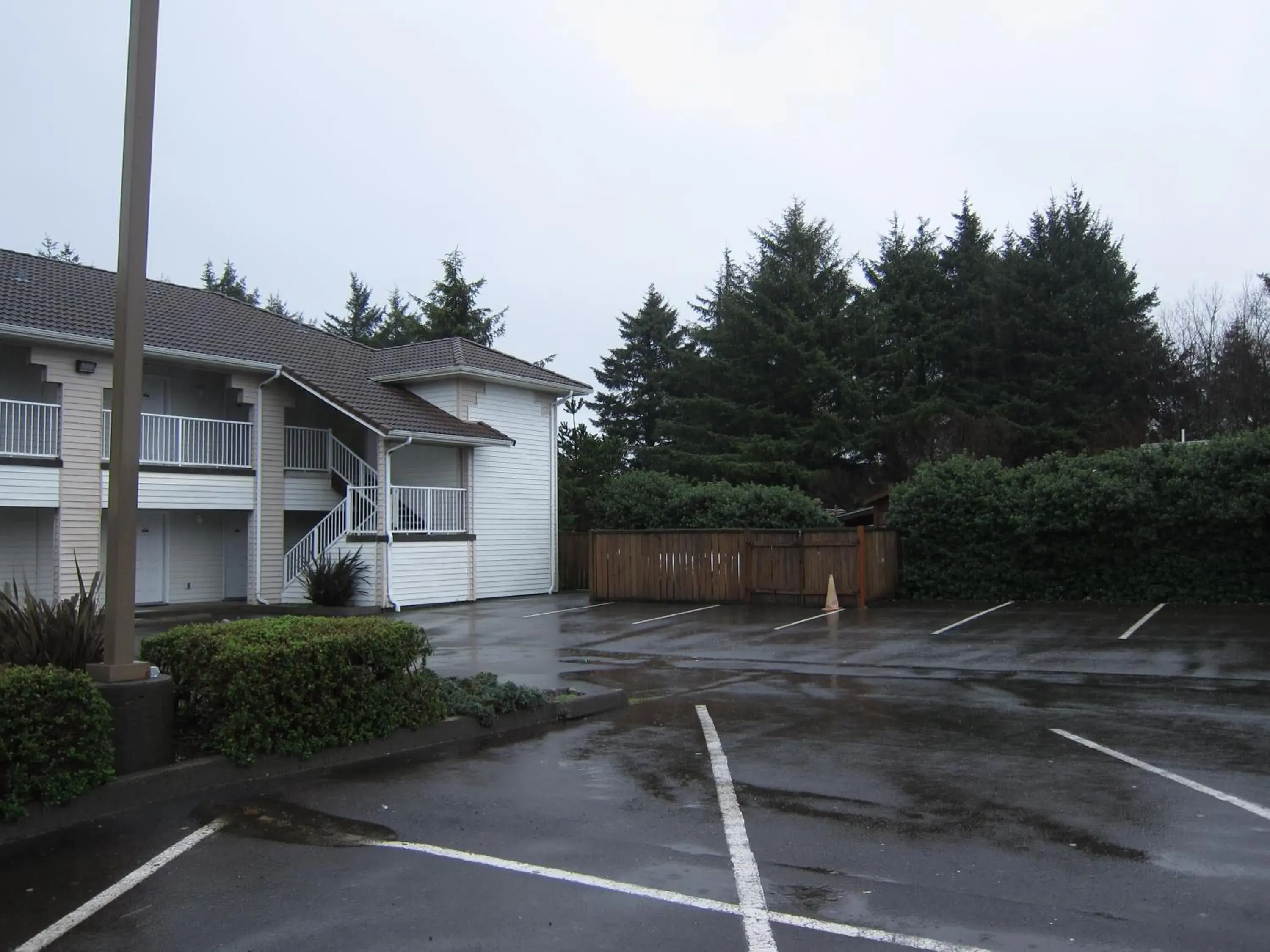 Property building in Days Inn by Wyndham Ocean Shores Property building in Days Inn by Wyndham Ocean Shores