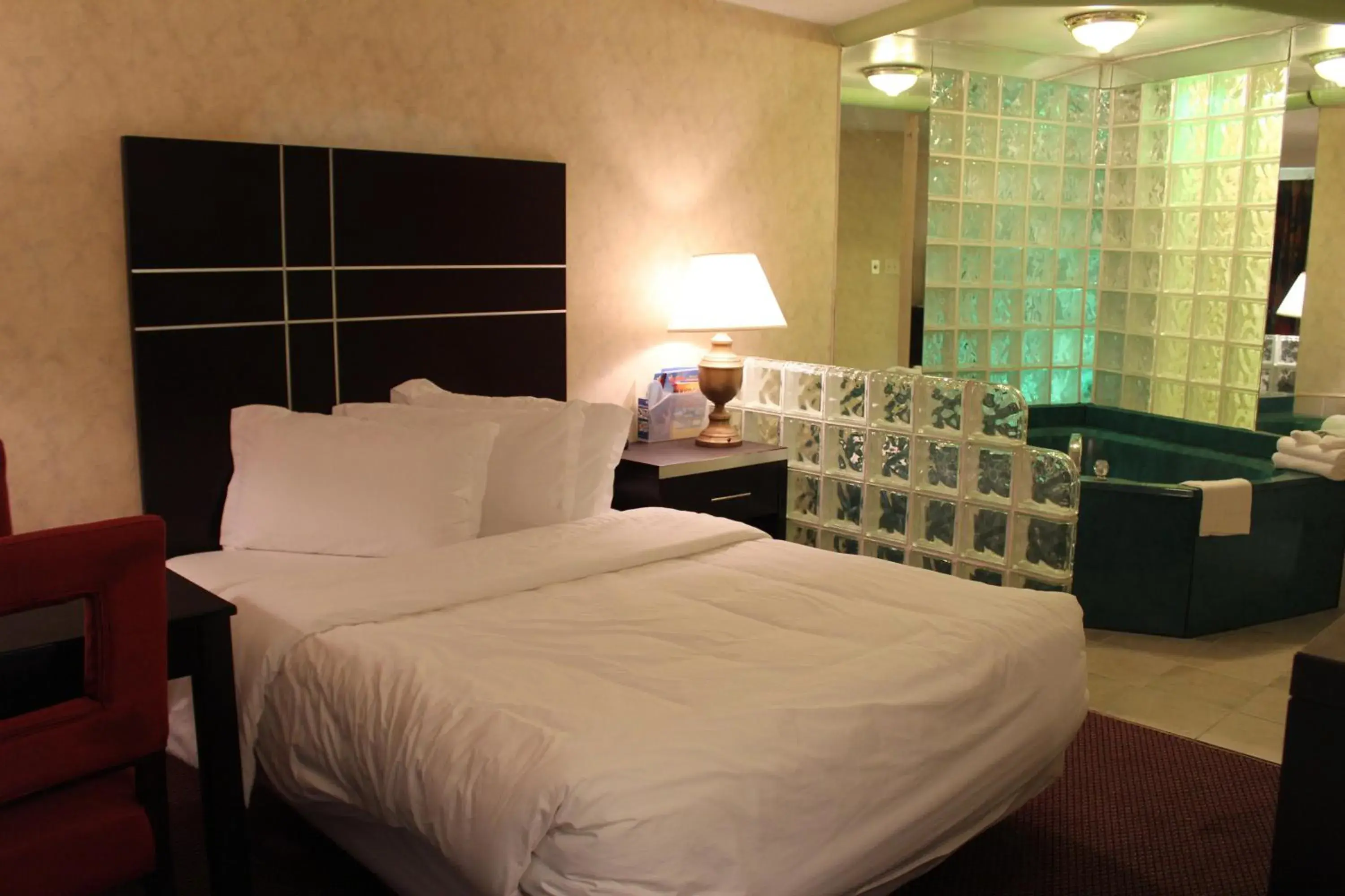 Bathroom in Oceanside Lodge Bathroom in Oceanside Lodge