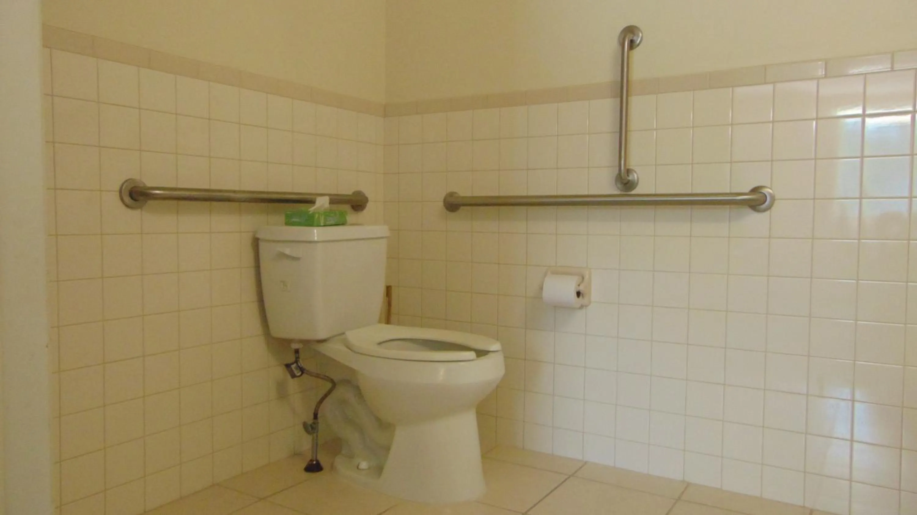 Toilet in Oceanside Lodge