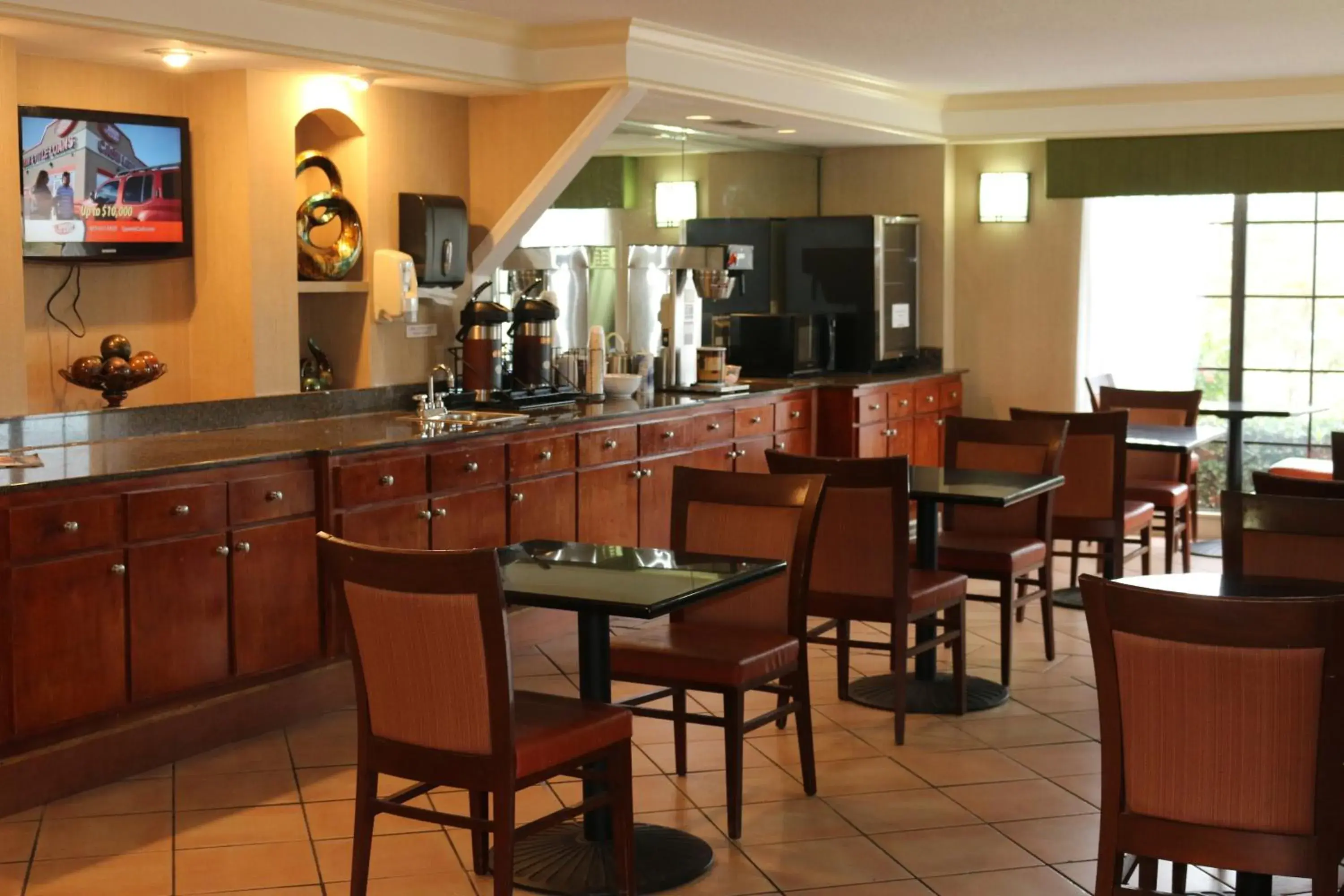 Non alcoholic drinks, Restaurant/Places to Eat in Americas Best Value Inn Montgomery, AL