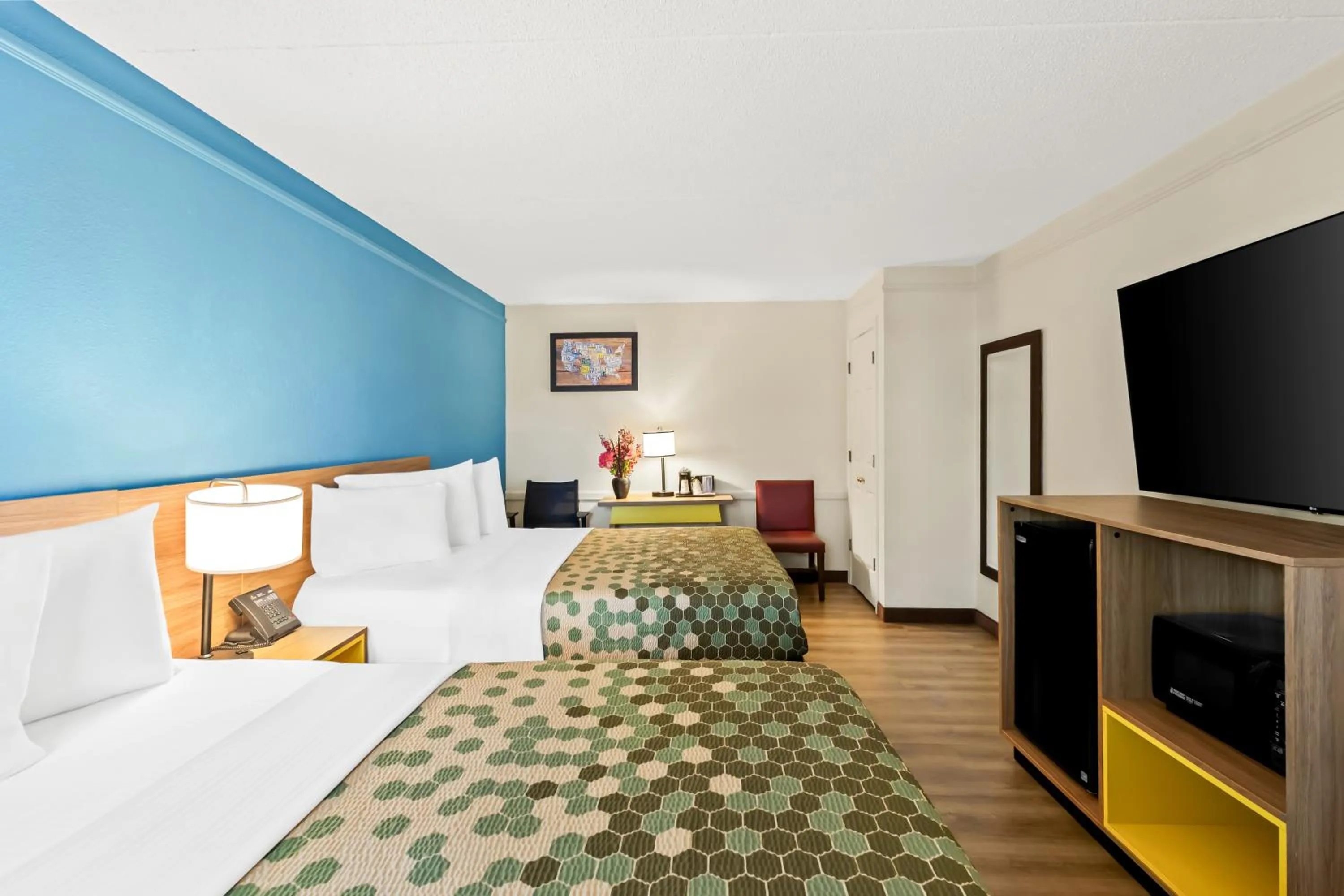 Bed in Econo Lodge Augusta North - Washington Road