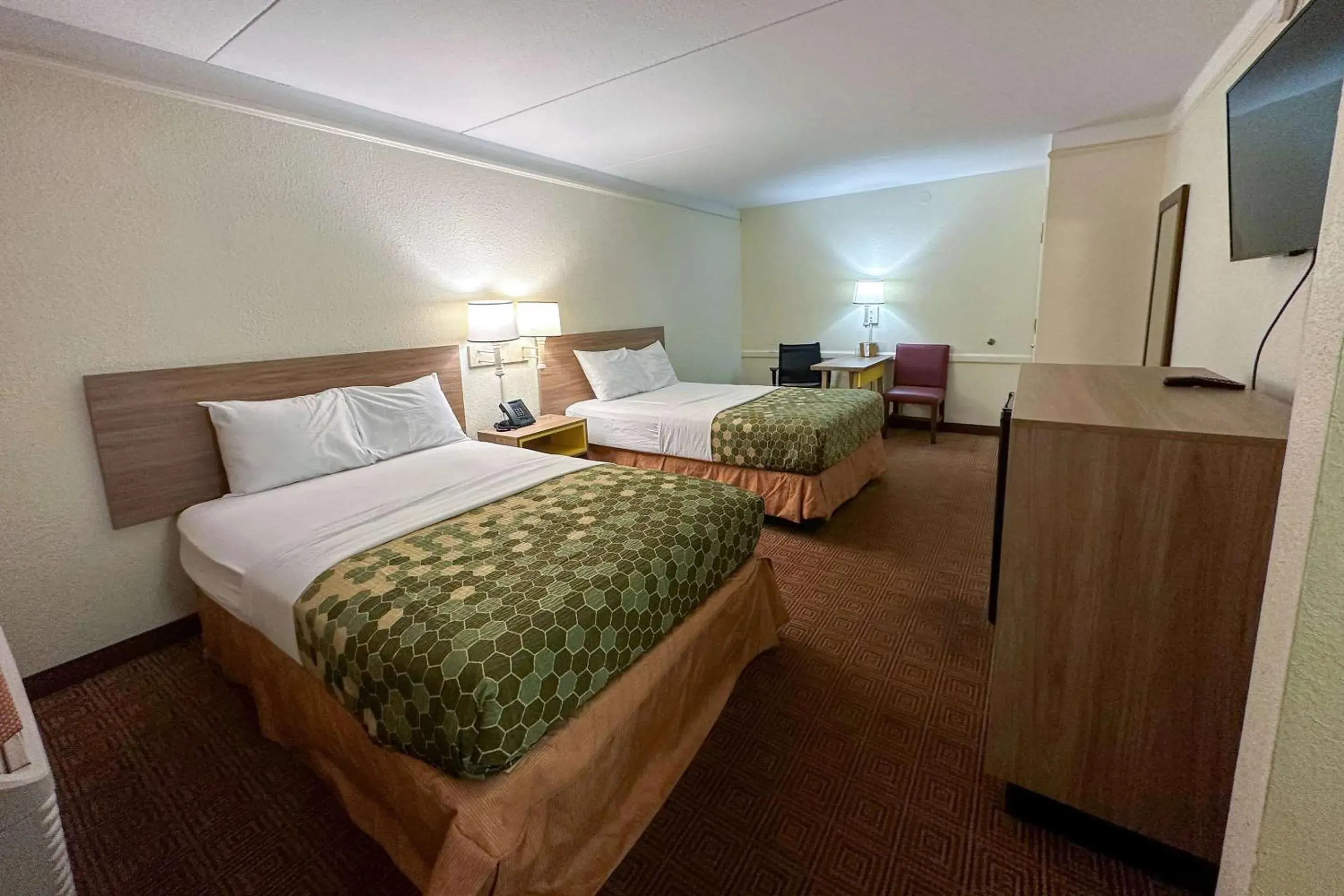 Bedroom, Bed in Days Inn by Wyndham Augusta Washington Rd Bedroom, Bed in Days Inn by Wyndham Augusta Washington Rd