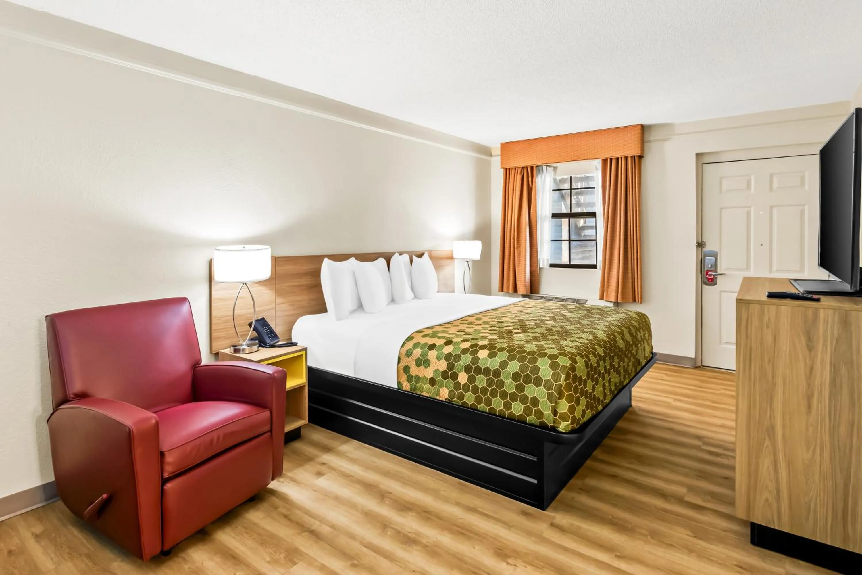 Bed in Econo Lodge Augusta North - Washington Road