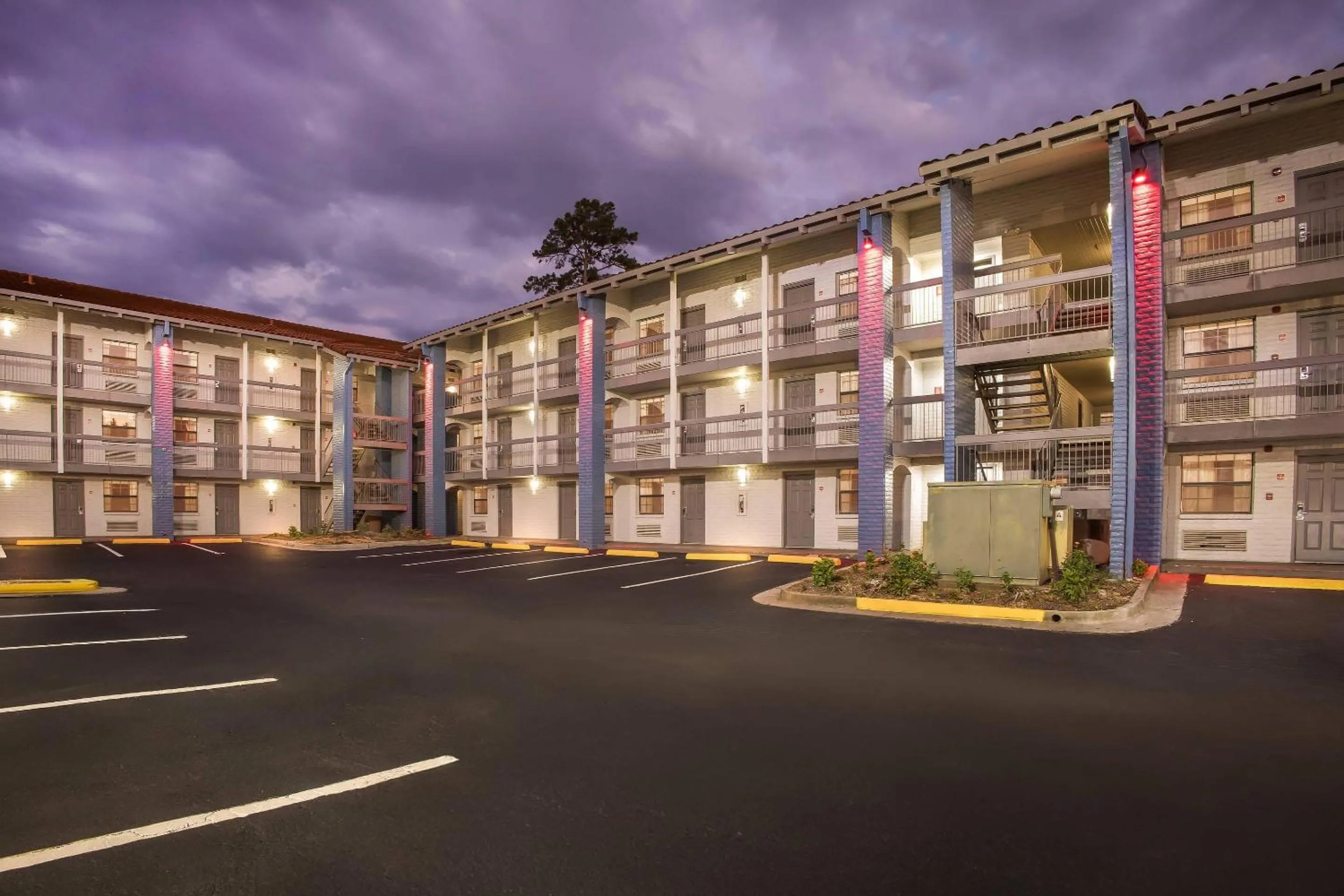 Property building in Econo Lodge Augusta North - Washington Road
