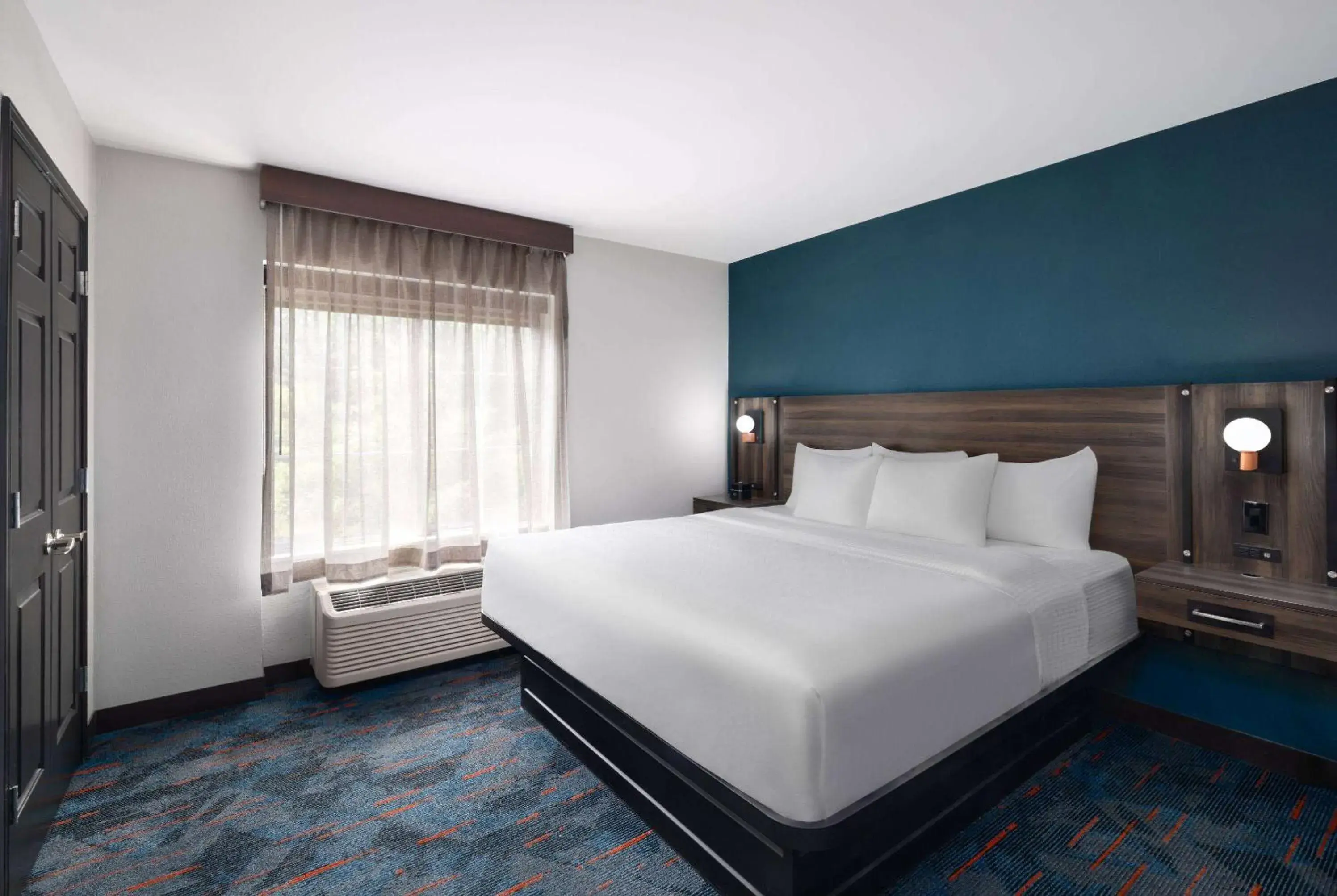 Photo of the whole room, Bed in La Quinta by Wyndham Greensboro NC Photo of the whole room, Bed in La Quinta by Wyndham Greensboro NC