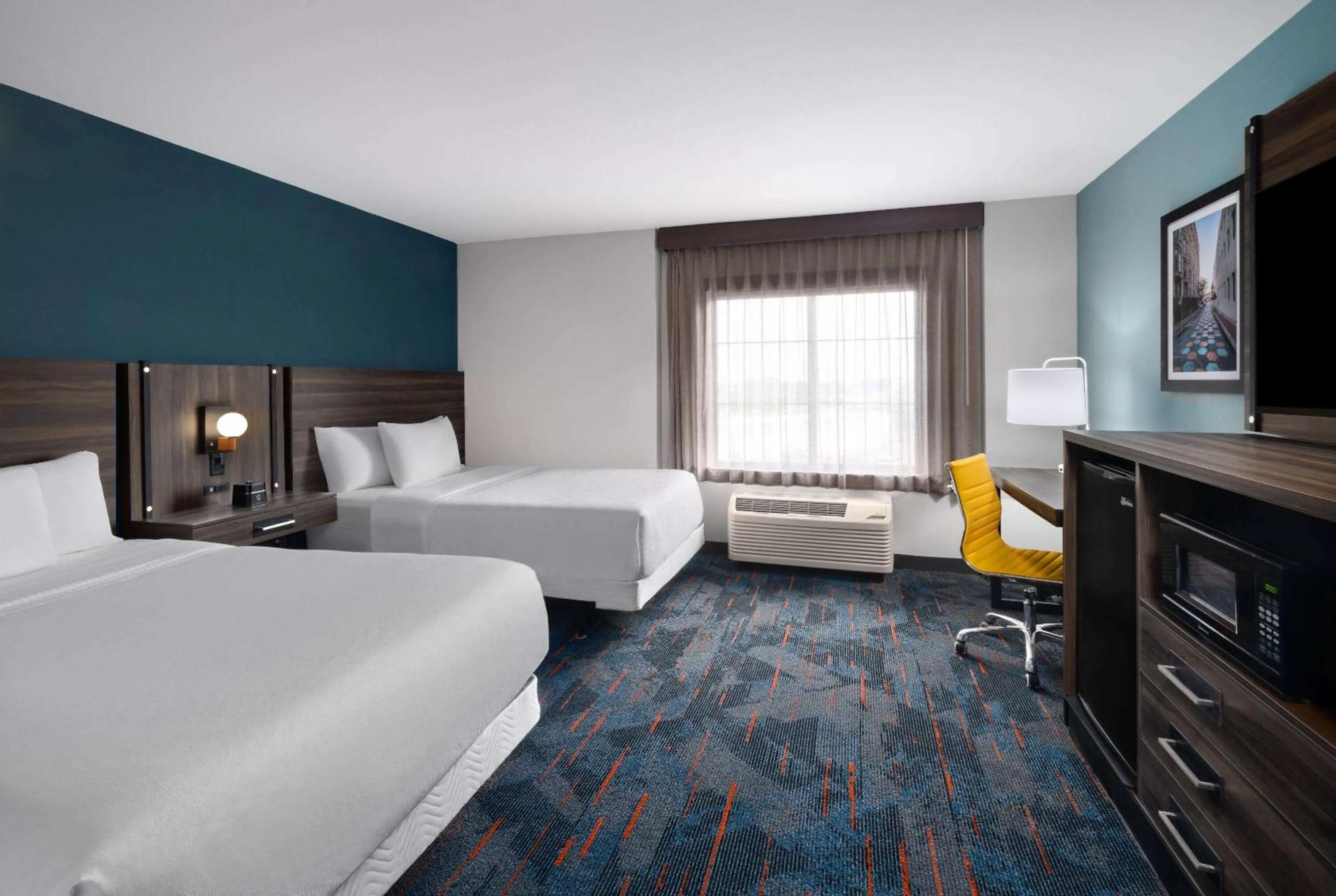 Photo of the whole room, Bed in La Quinta by Wyndham Greensboro NC