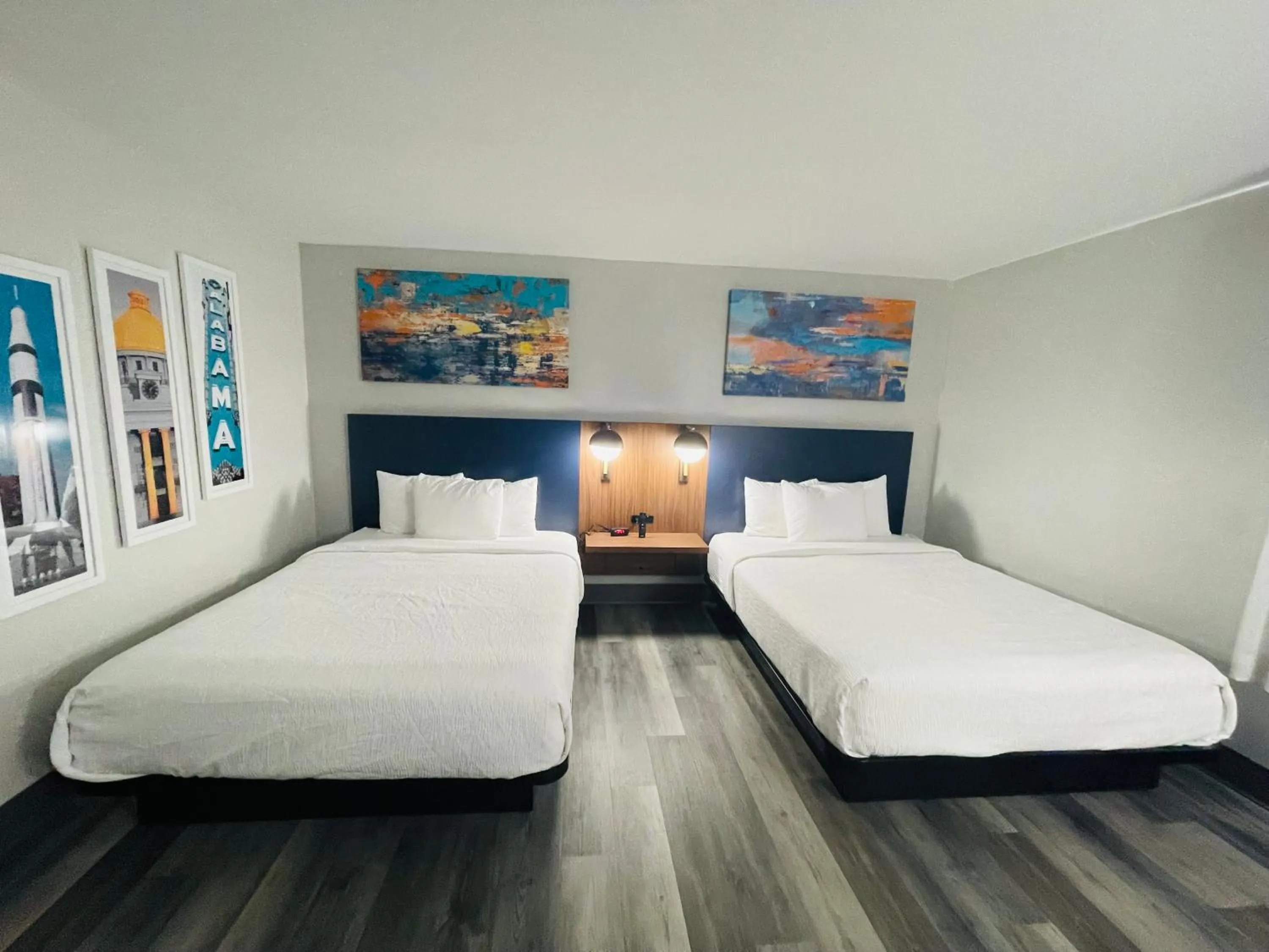 Bedroom, Bed in La Quinta by Wyndham Birmingham Homewood