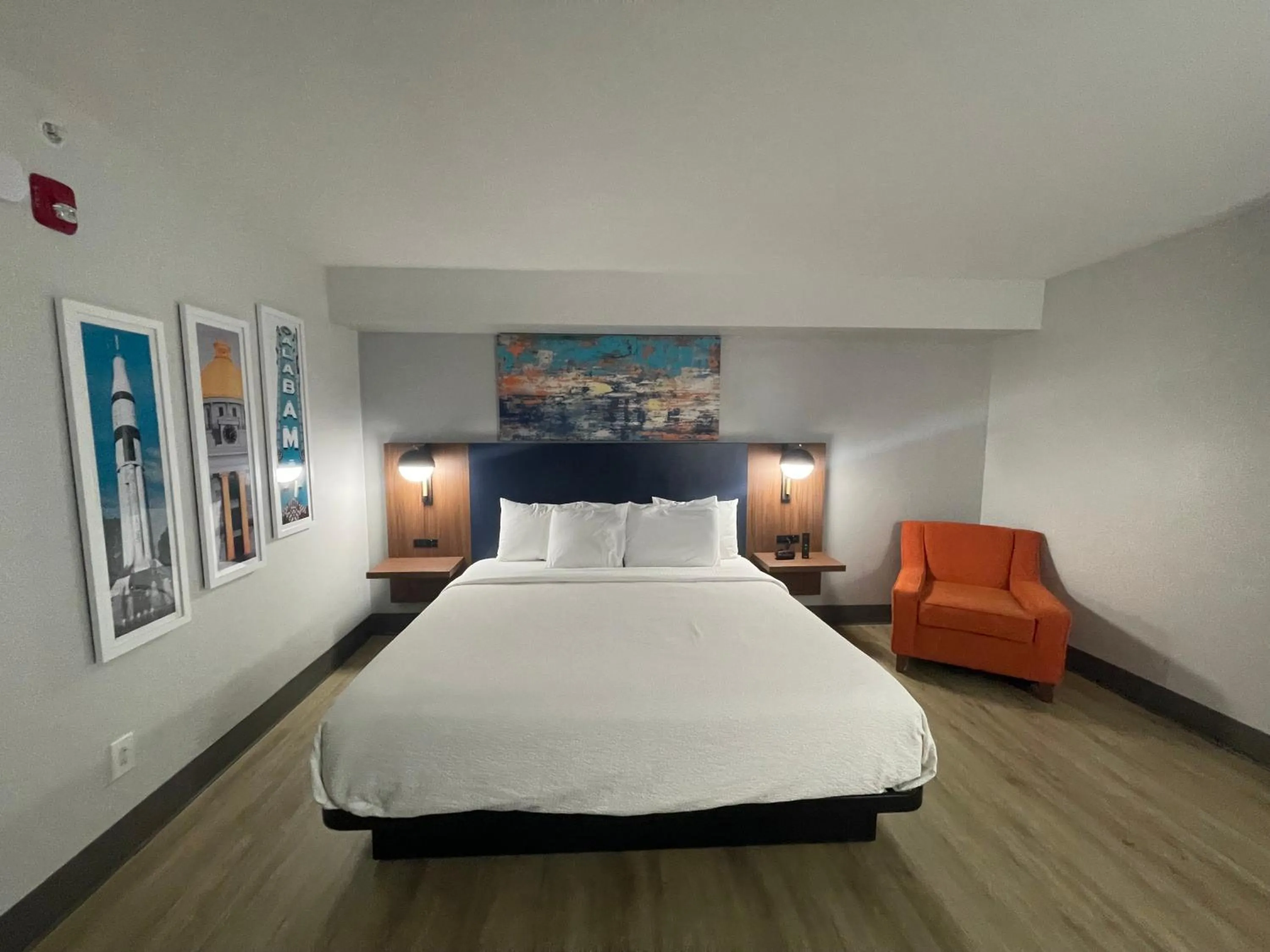 Bed in La Quinta by Wyndham Birmingham Homewood