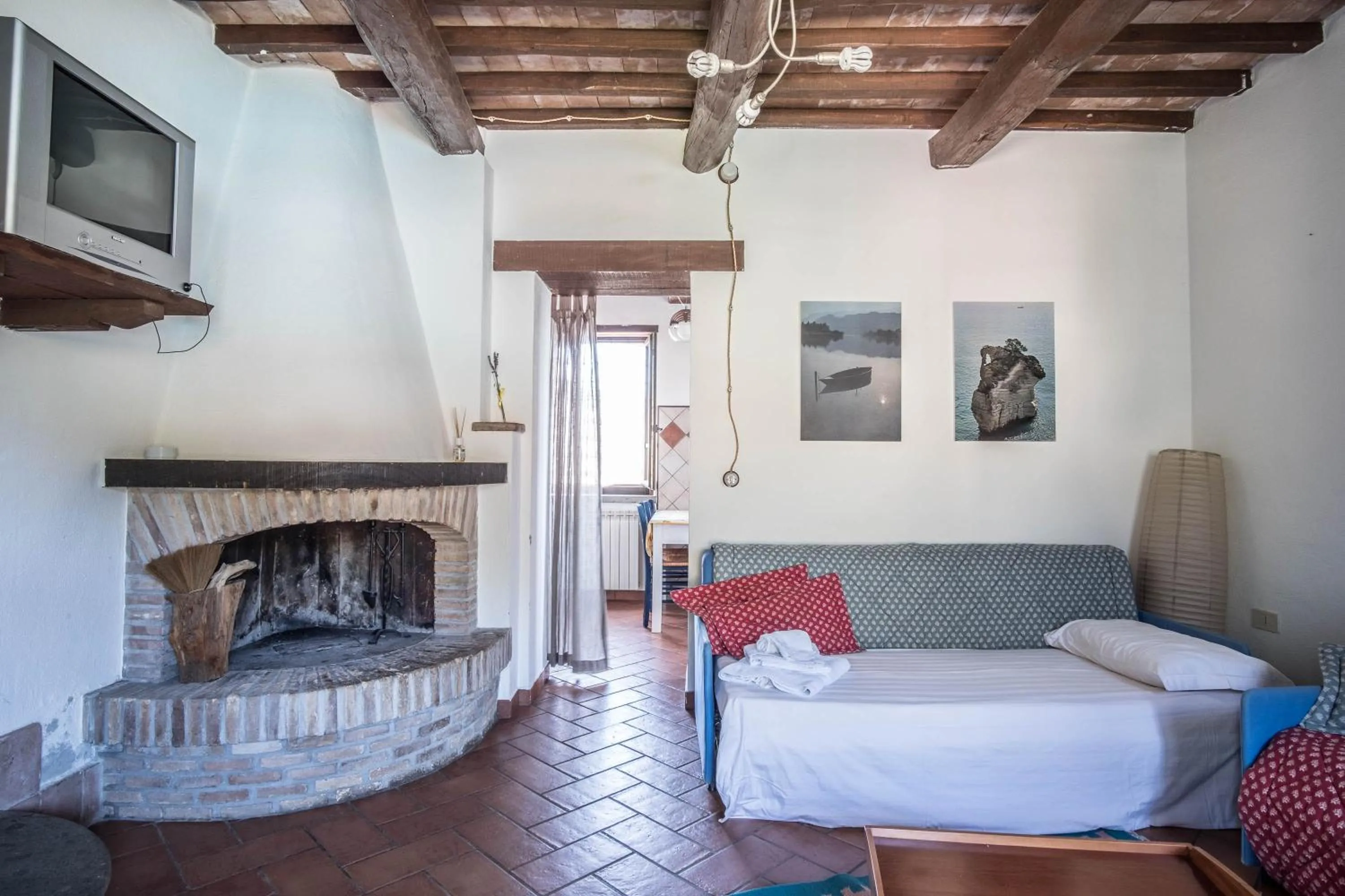 Seating area, Bed in Agriturismo Goccia di Luna