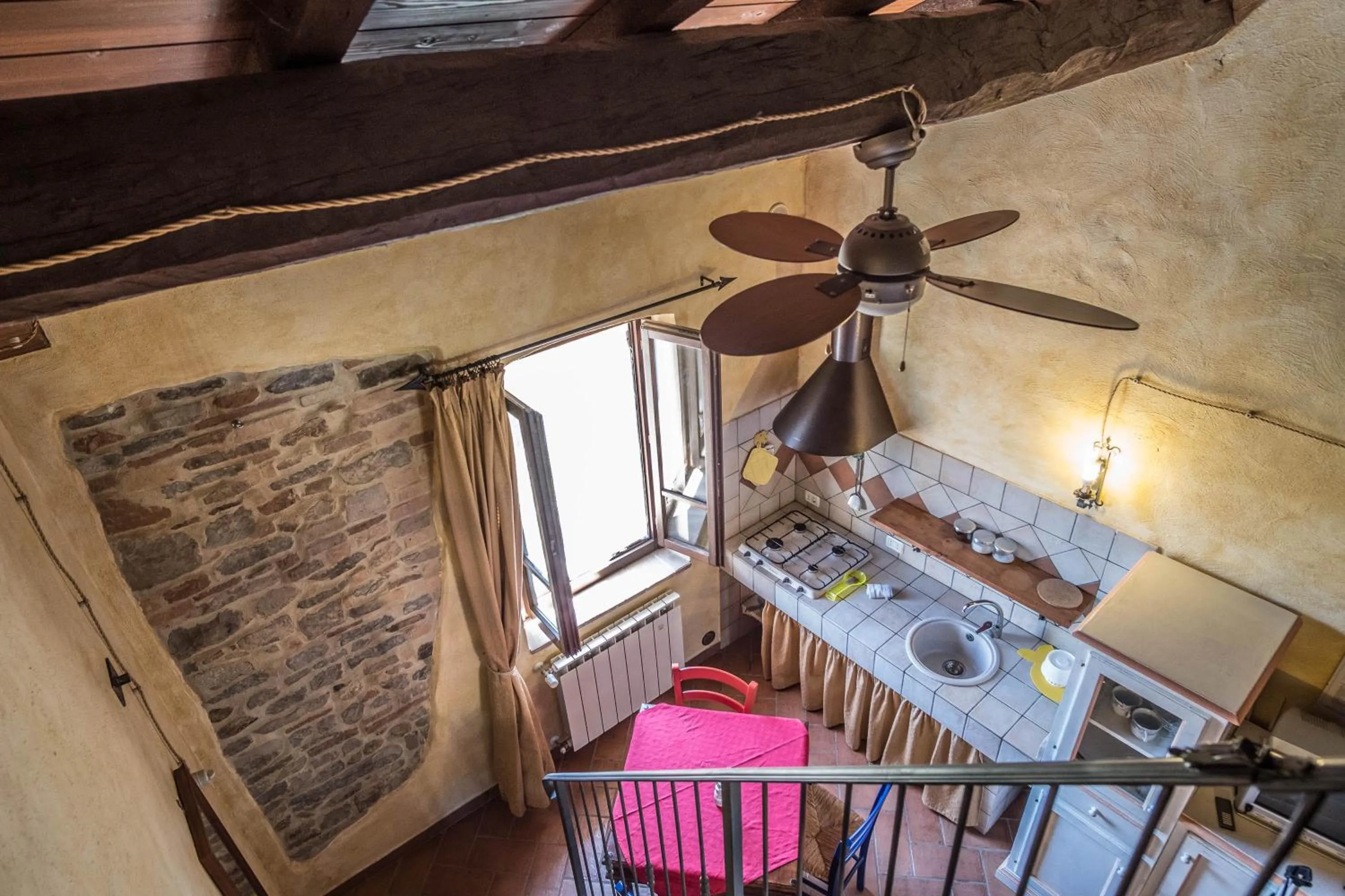 Kitchen or kitchenette in Agriturismo Goccia di Luna