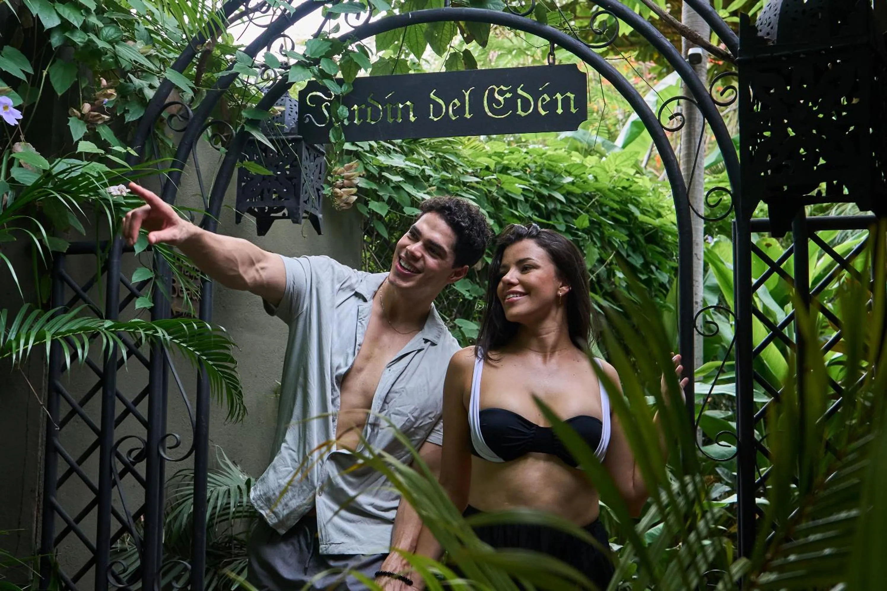 People in Jardin del Eden Boutique Hotel