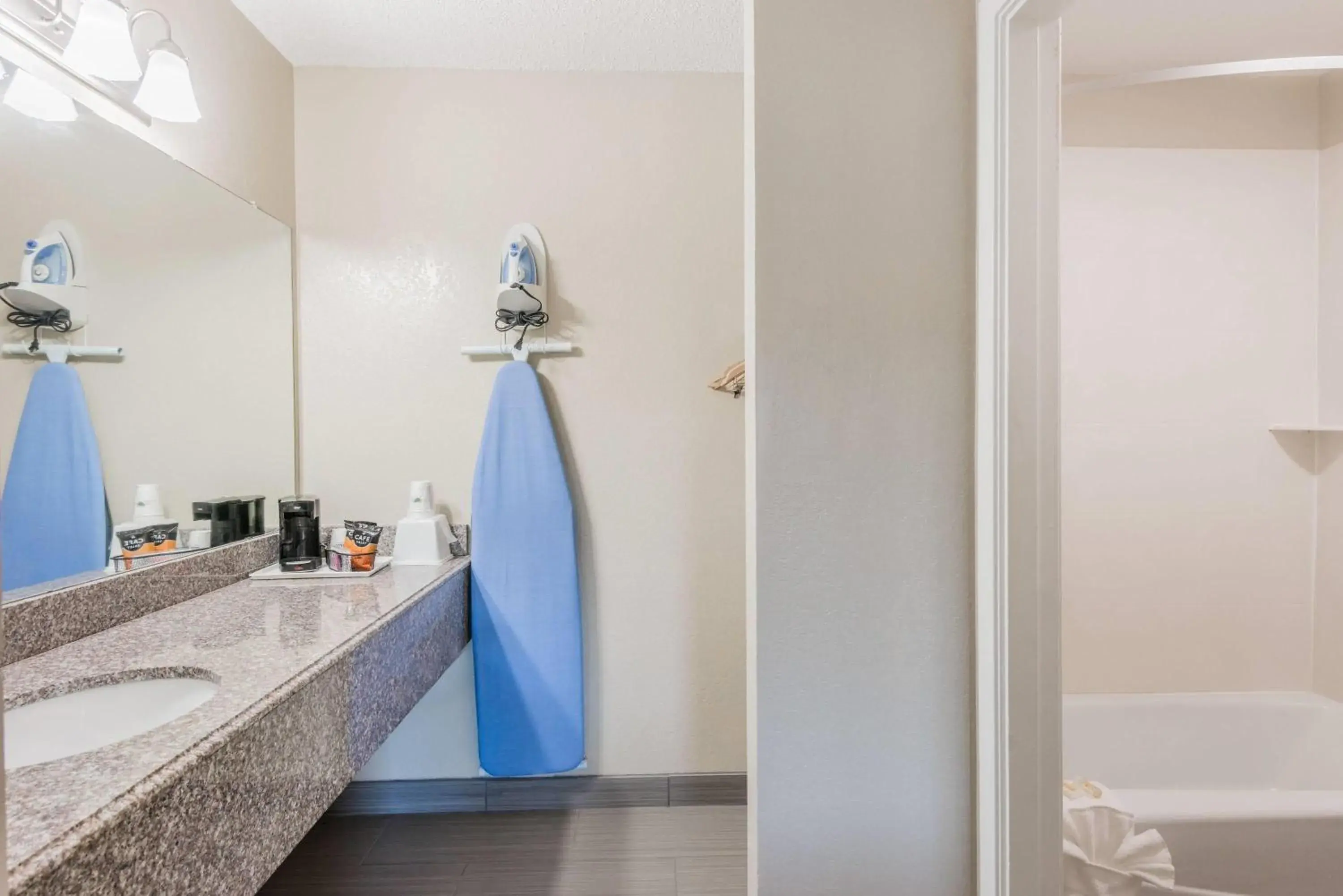 Photo of the whole room in Days Inn by Wyndham San Marcos Photo of the whole room in Days Inn by Wyndham San Marcos