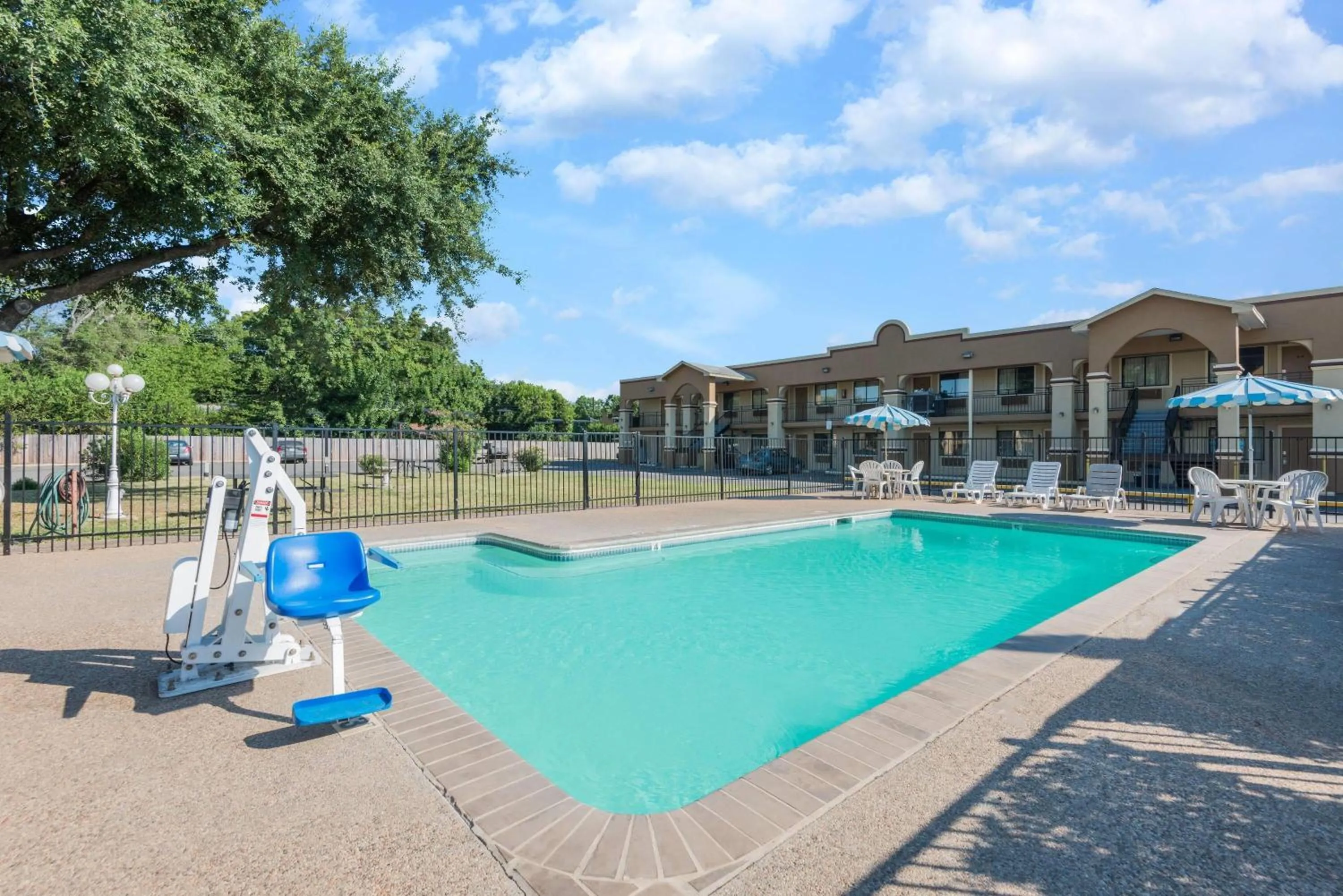 Pool view in Days Inn by Wyndham San Marcos
