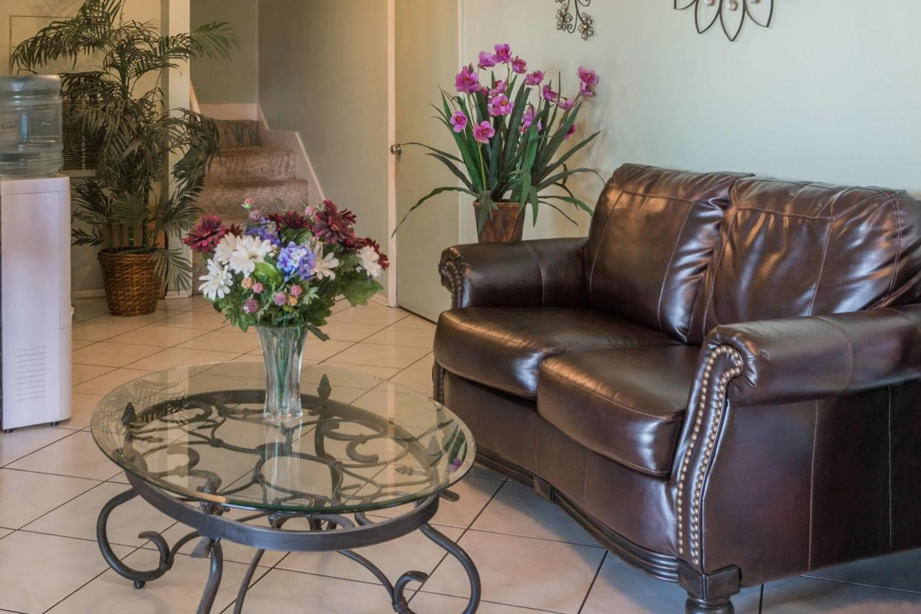 Lobby or reception in Days Inn by Wyndham San Marcos