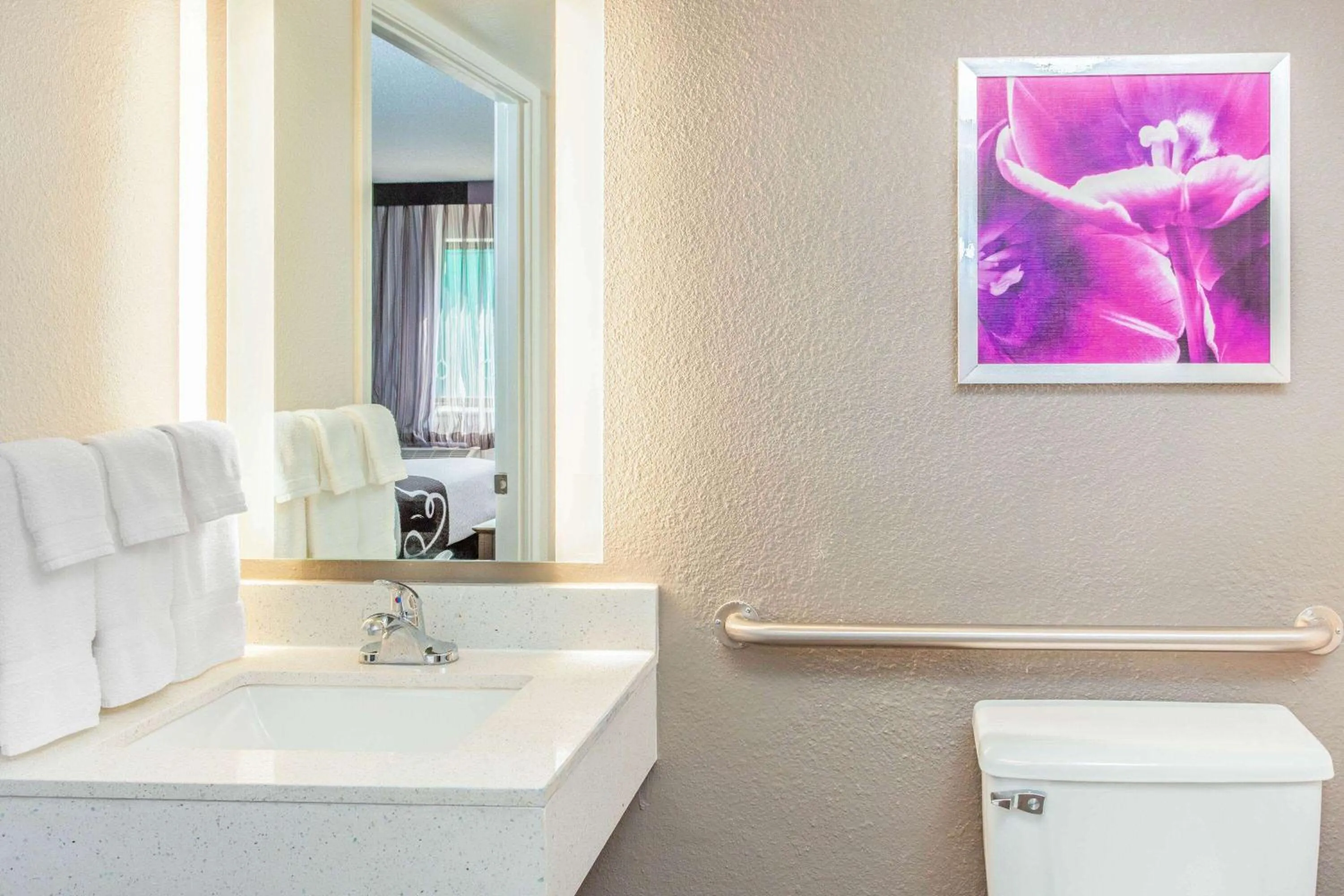 Bathroom in La Quinta by Wyndham Lubbock West Medical Center