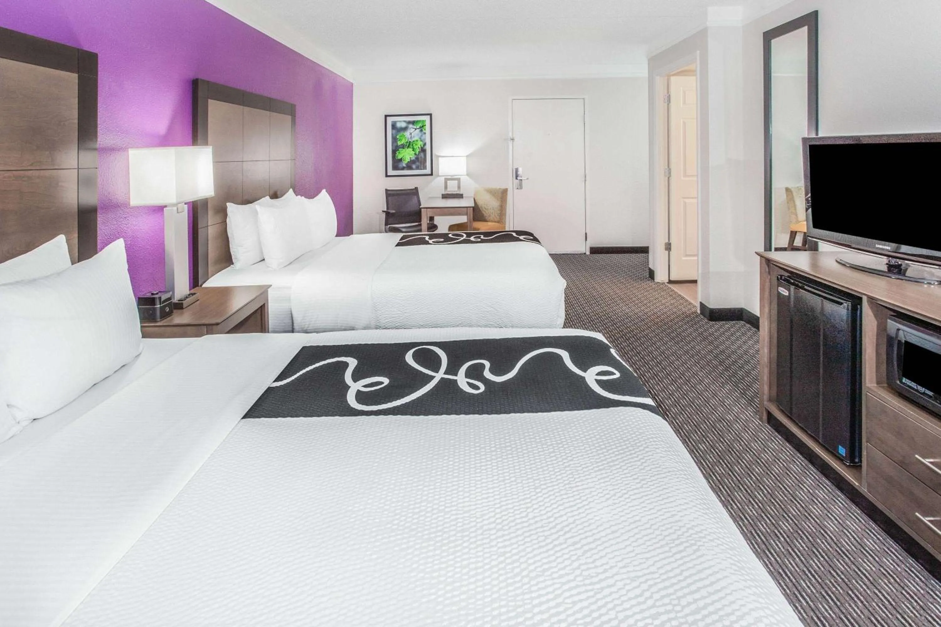 Photo of the whole room, Bed in La Quinta by Wyndham Lubbock West Medical Center