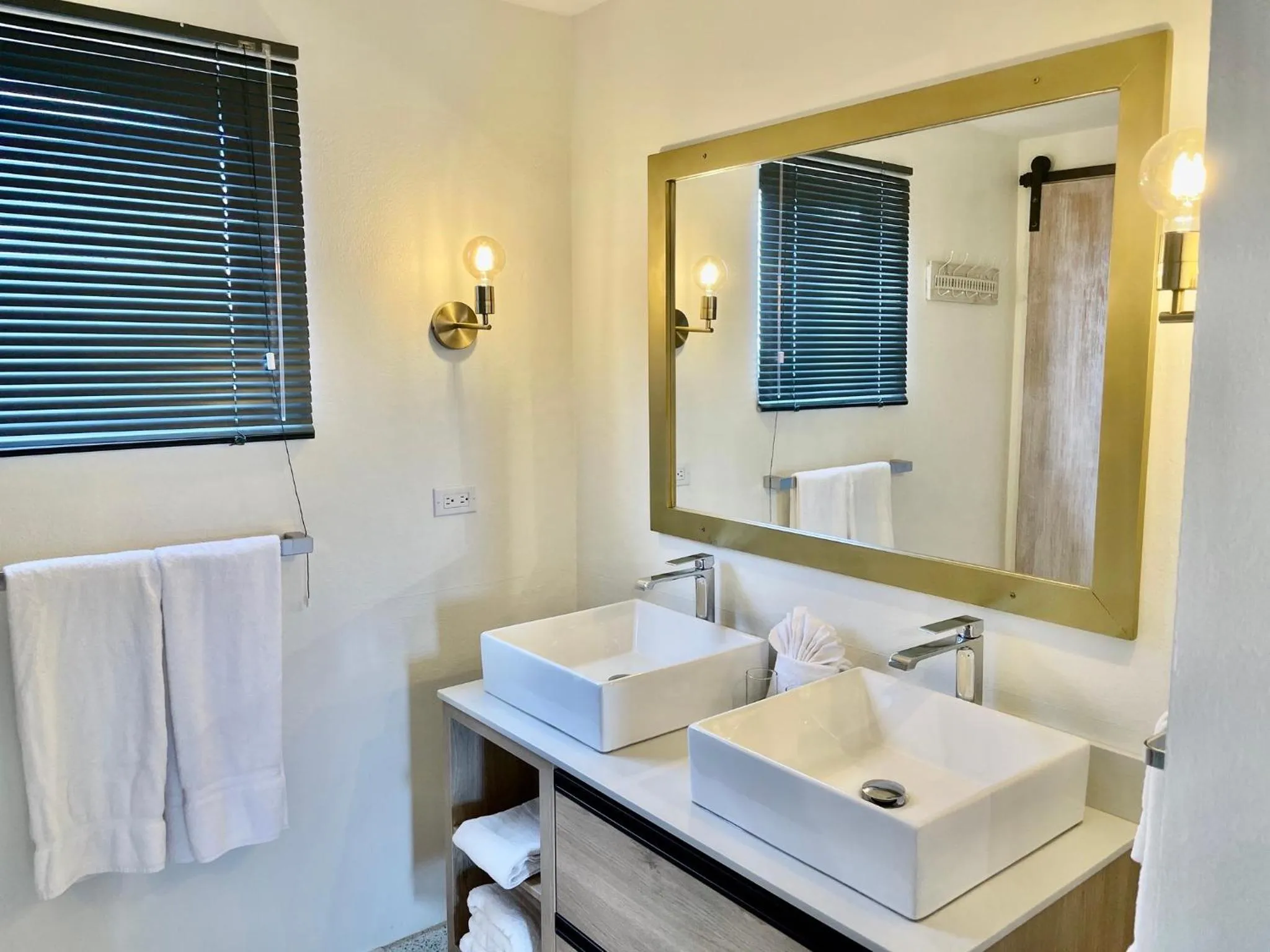 furniture in Vistalmar Ocean Suites