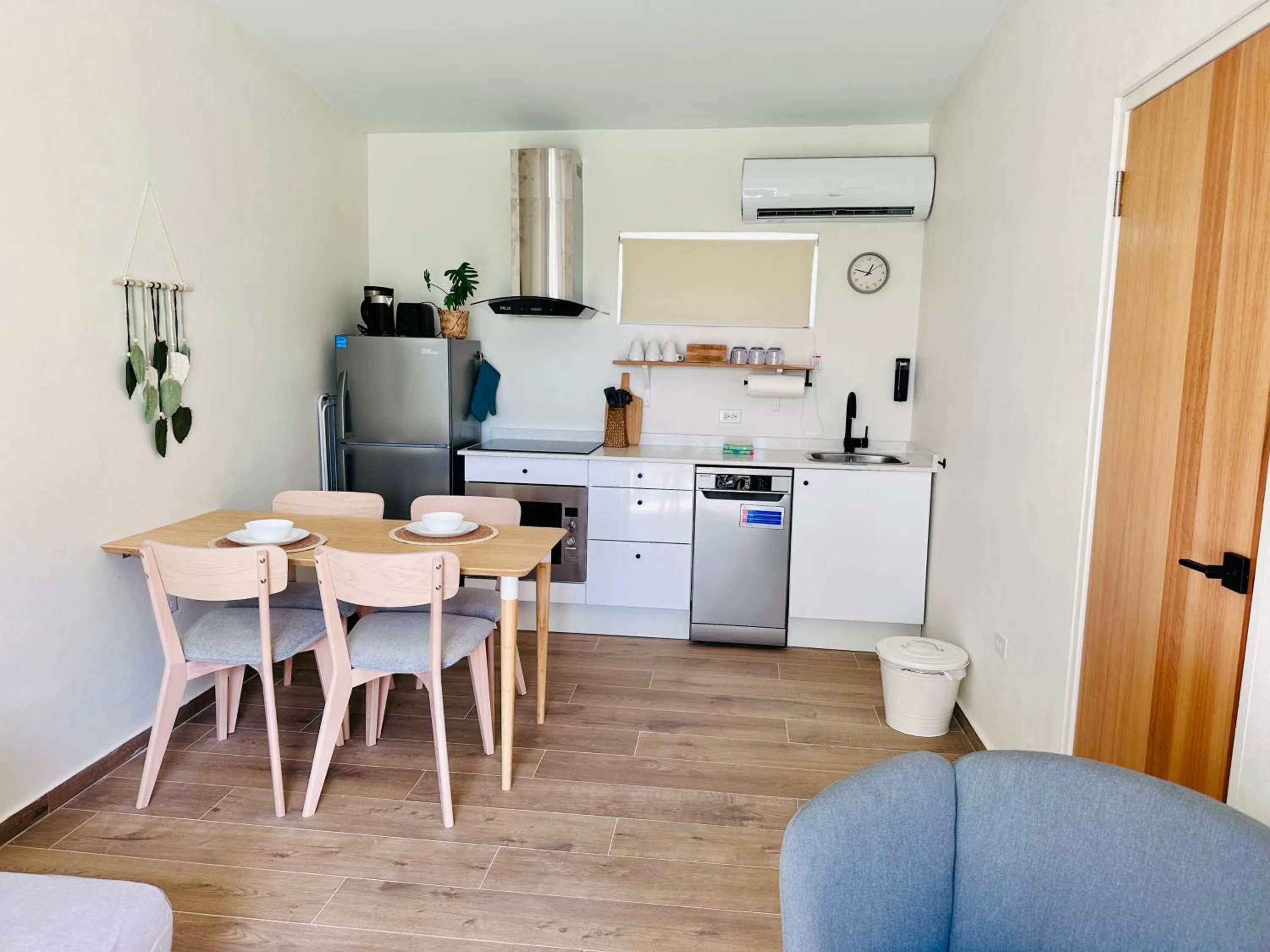 Dining area in Vistalmar Ocean Suites